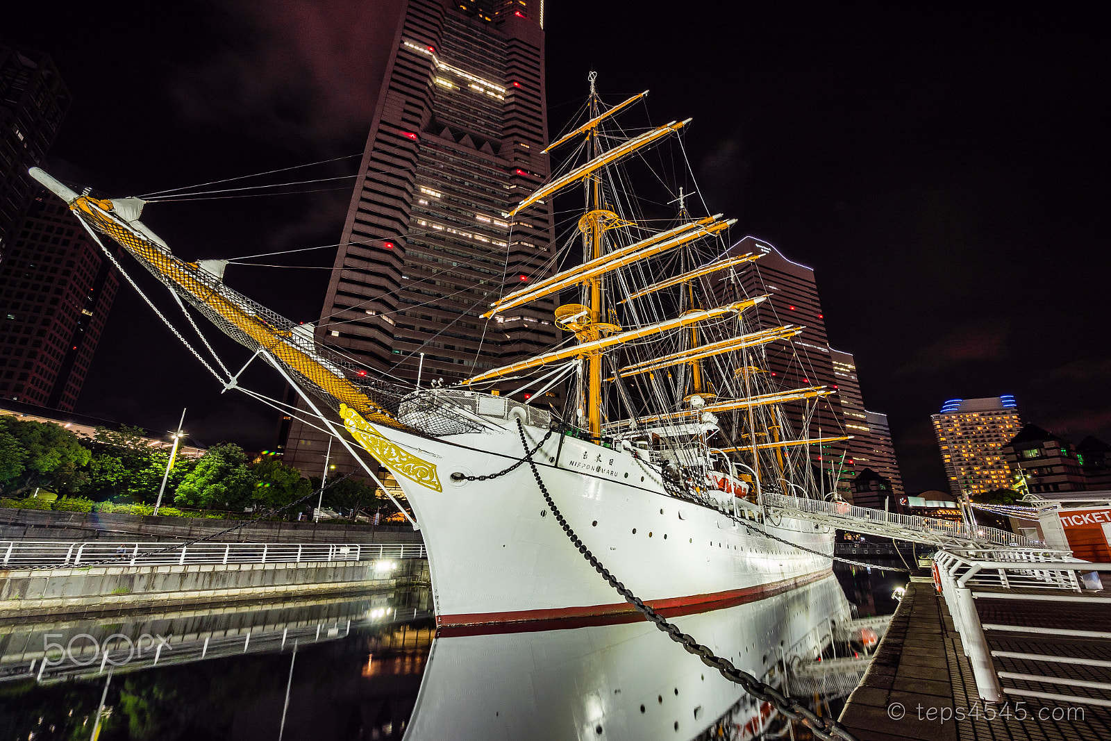 Panasonic Lumix DMC-GX8 + Panasonic Lumix G Vario 7-14mm F4 ASPH sample photo. Sail training ship nippon maru / yokohama, japan photography