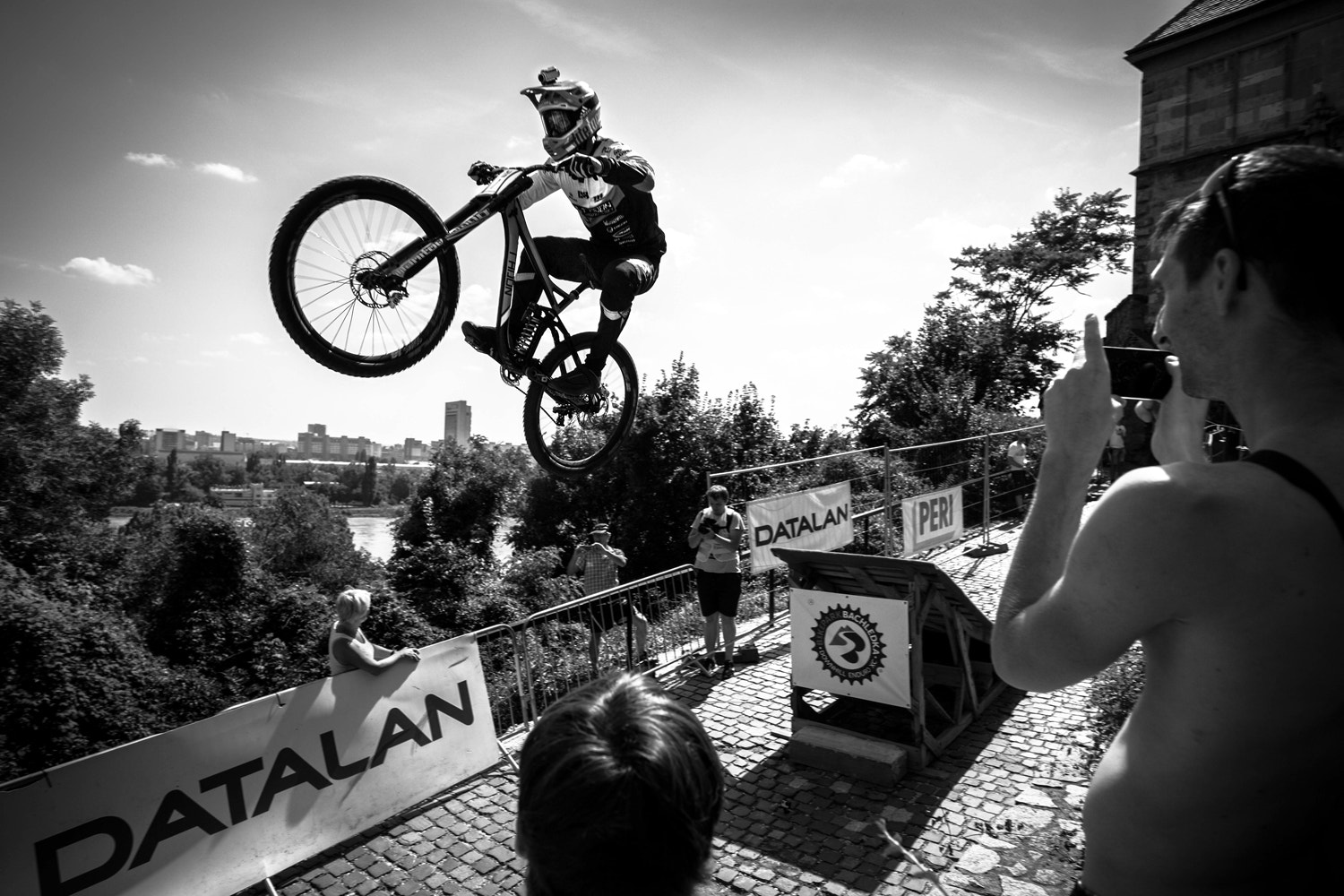 Elmarit-M 1:2.8/21 sample photo. High jump photography