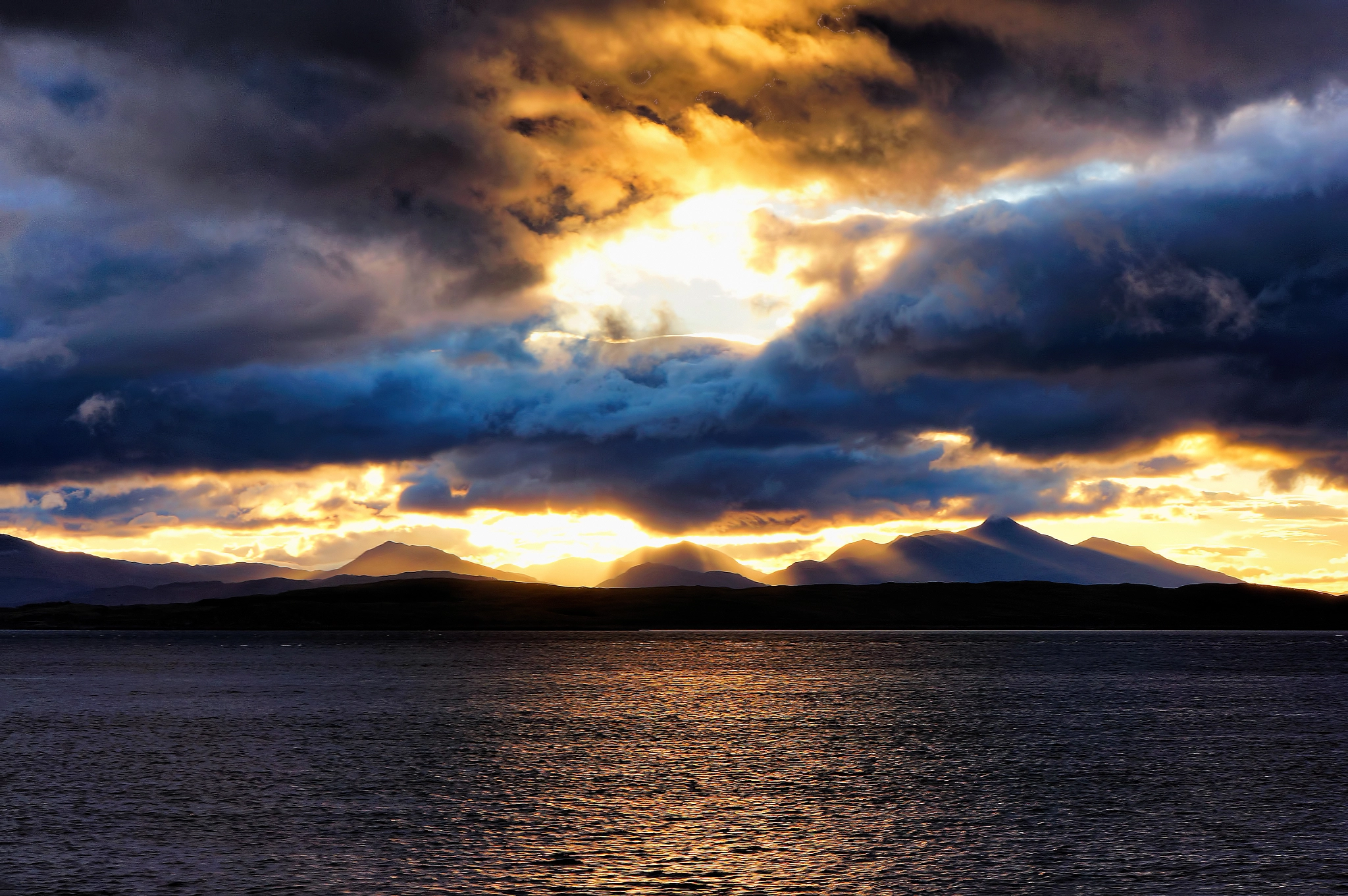 Sony E 18-200mm F3.5-6.3 OSS sample photo. Eye of the heavens photography