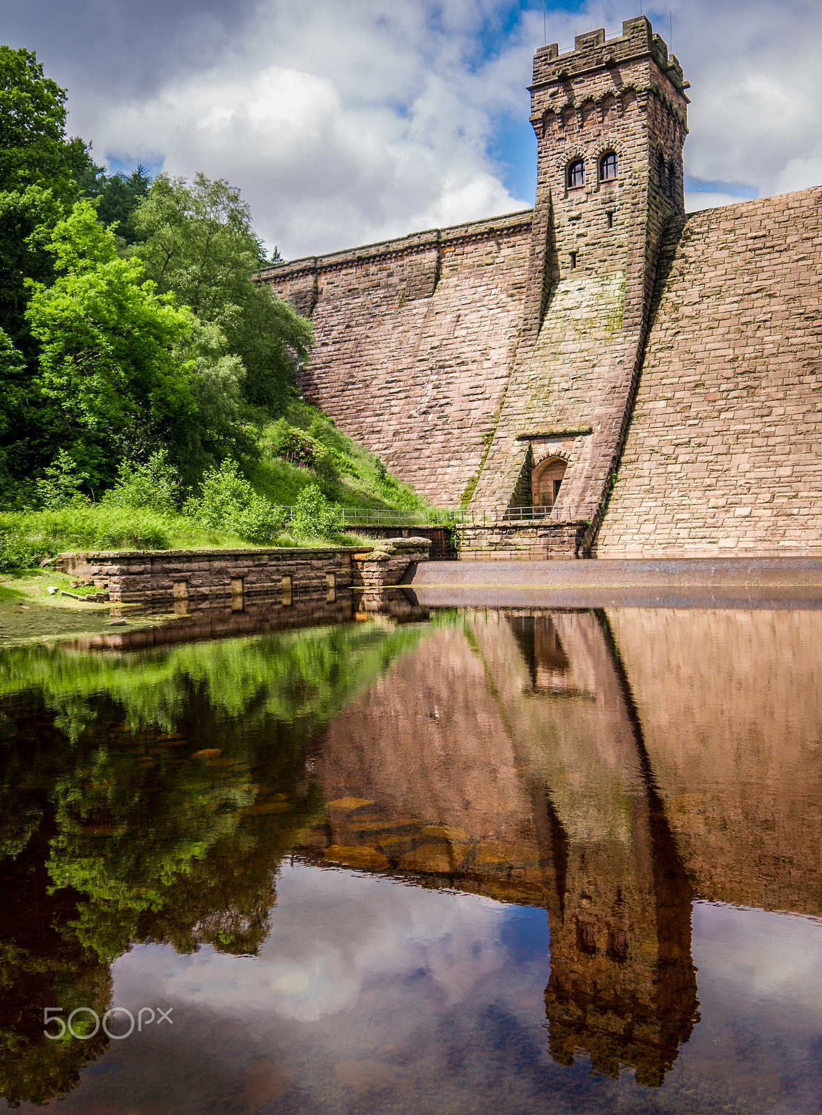 Panasonic Lumix DMC-G7 sample photo. Derwent dam tower reflection photography