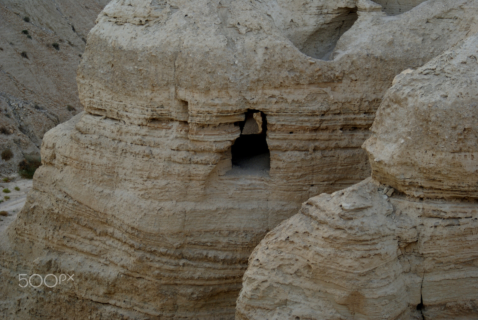 Sony Alpha DSLR-A100 + Minolta AF 28-80mm F3.5-5.6 (D) sample photo. Cave four at qumran photography