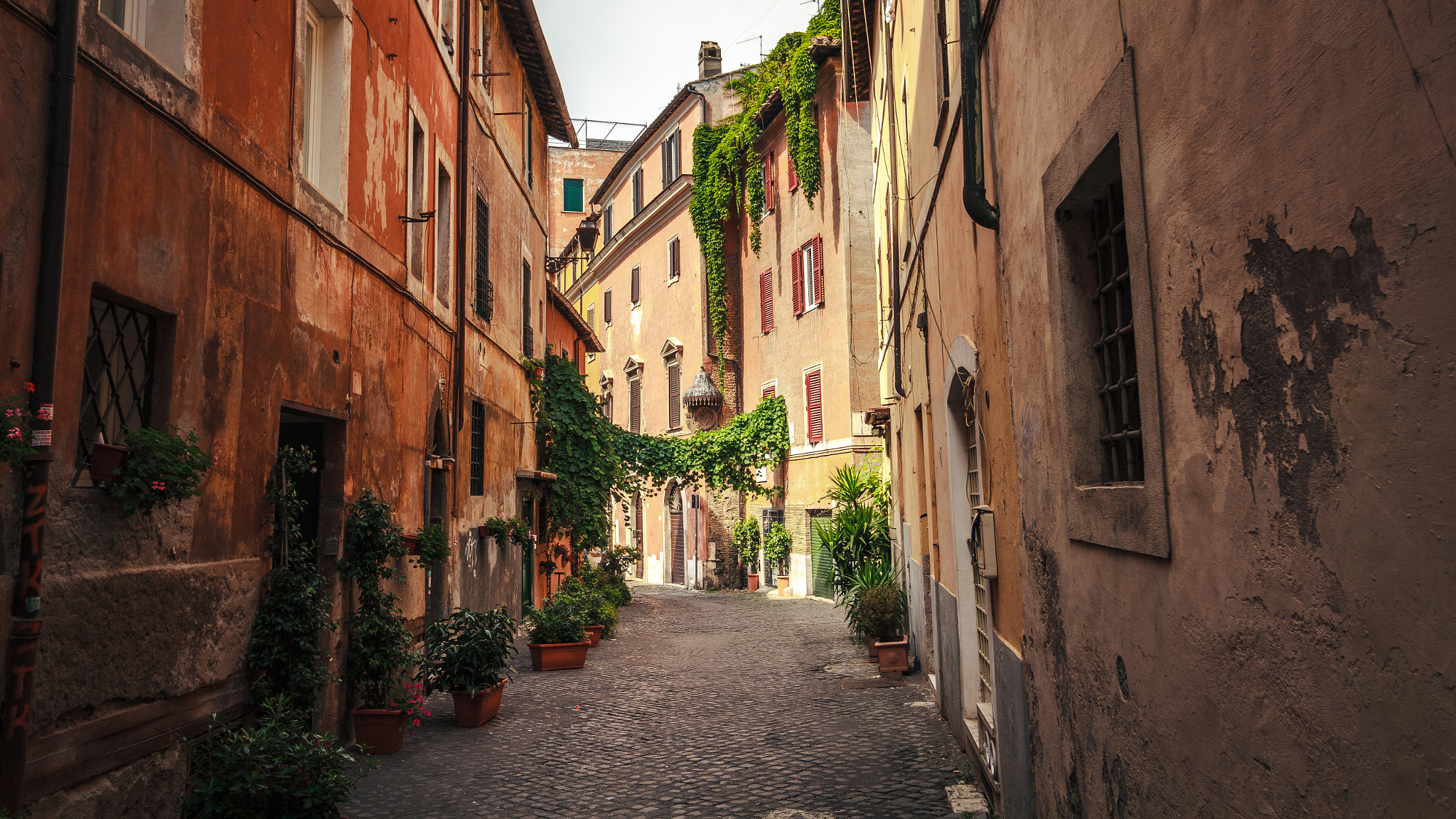 Canon EF-S 10-18mm F4.5–5.6 IS STM sample photo. Roman typical path photography