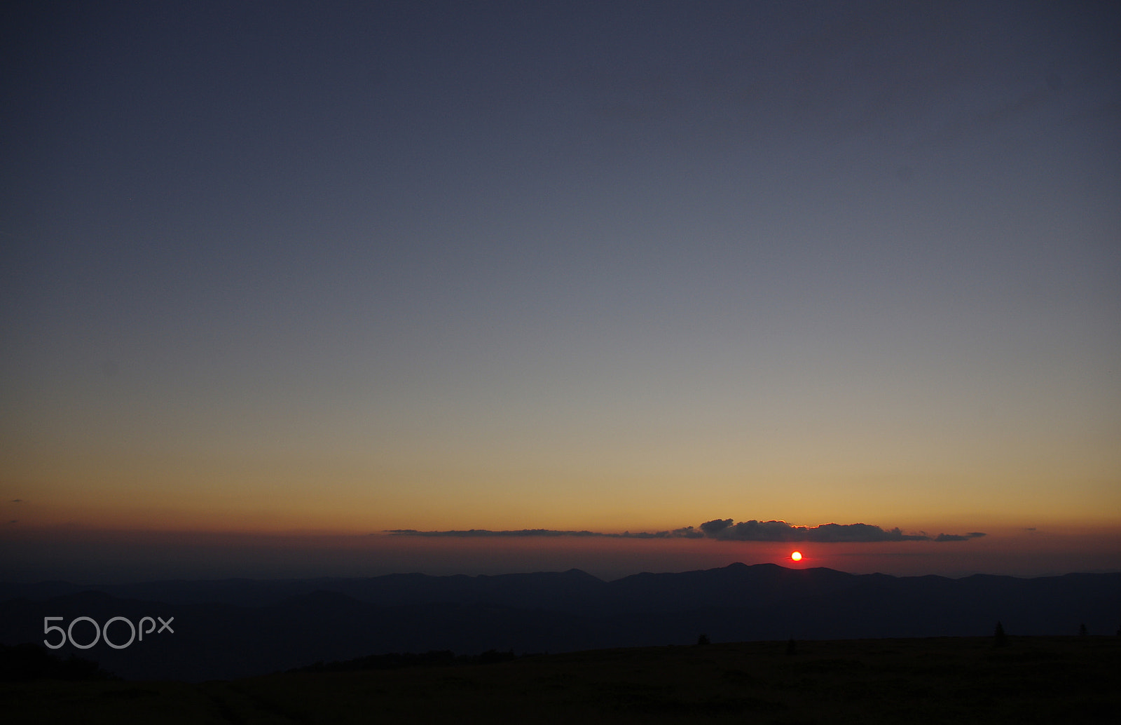 Samsung/Schneider D-XENON 18-55mm F3.5-5.6 II sample photo. Good night photography
