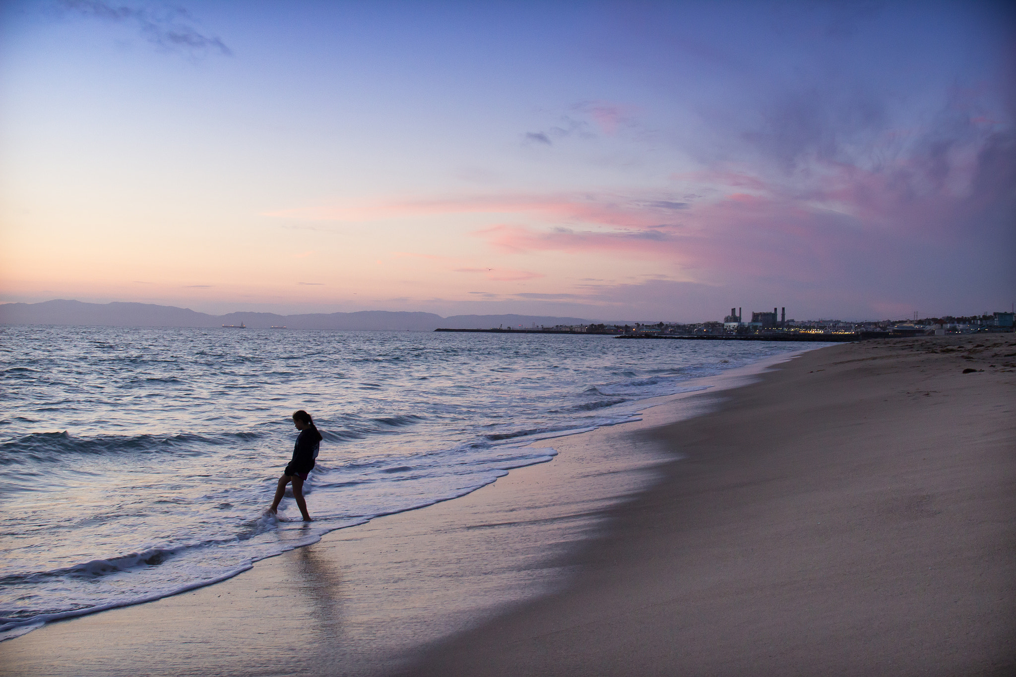 Canon EF 24-105mm F3.5-5.6 IS STM sample photo. Dipping feet photography