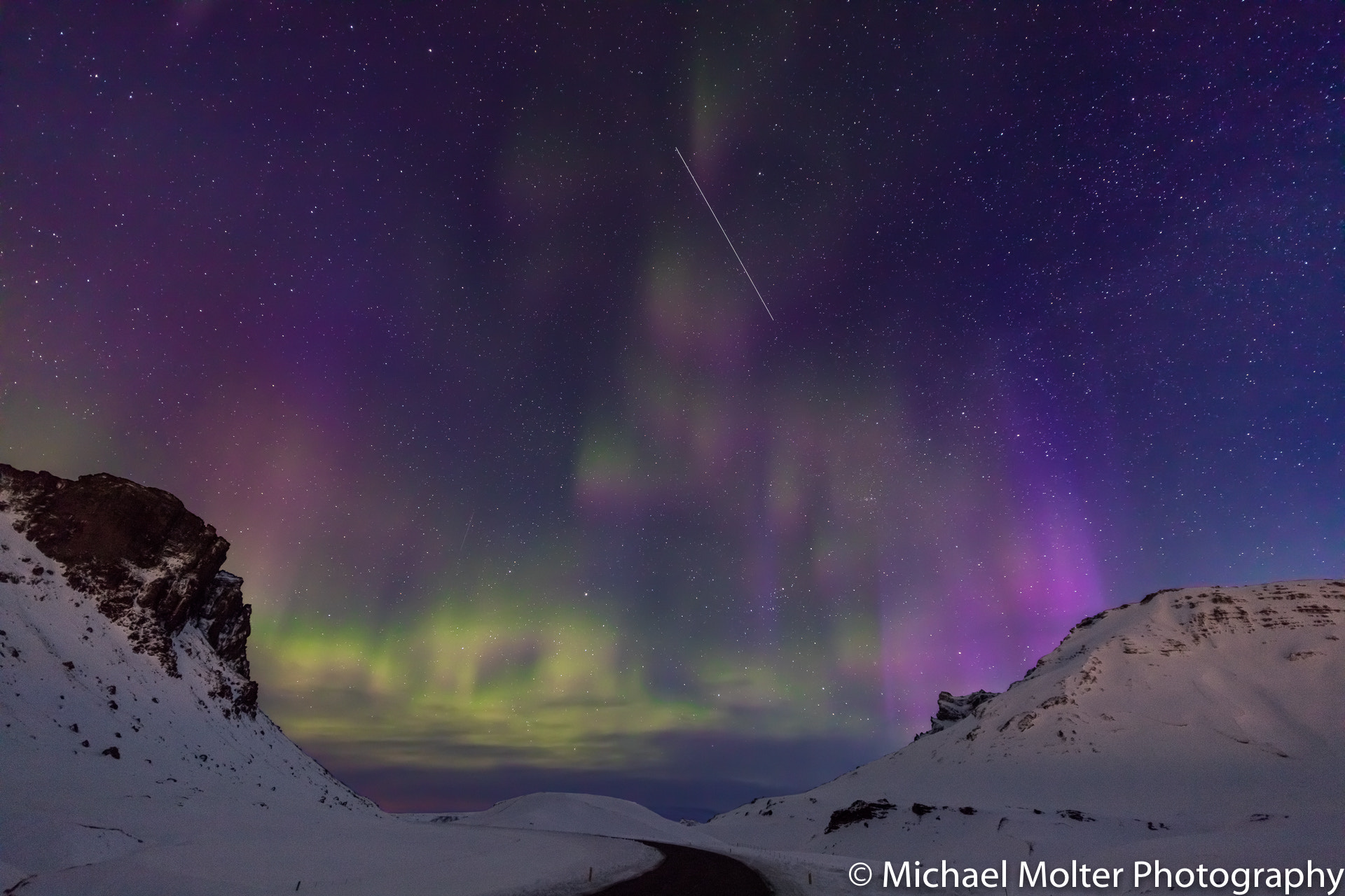 Canon EOS 5DS R sample photo. Northern lights and stars, vik iceland photography