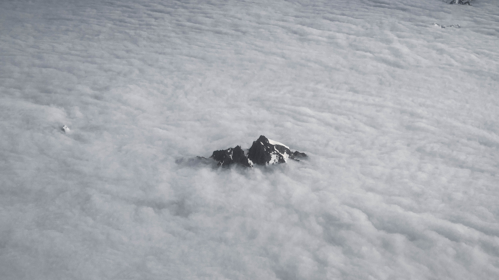 Sony a7 + Sigma 50mm F1.4 EX DG HSM sample photo. Peaking mountain photography