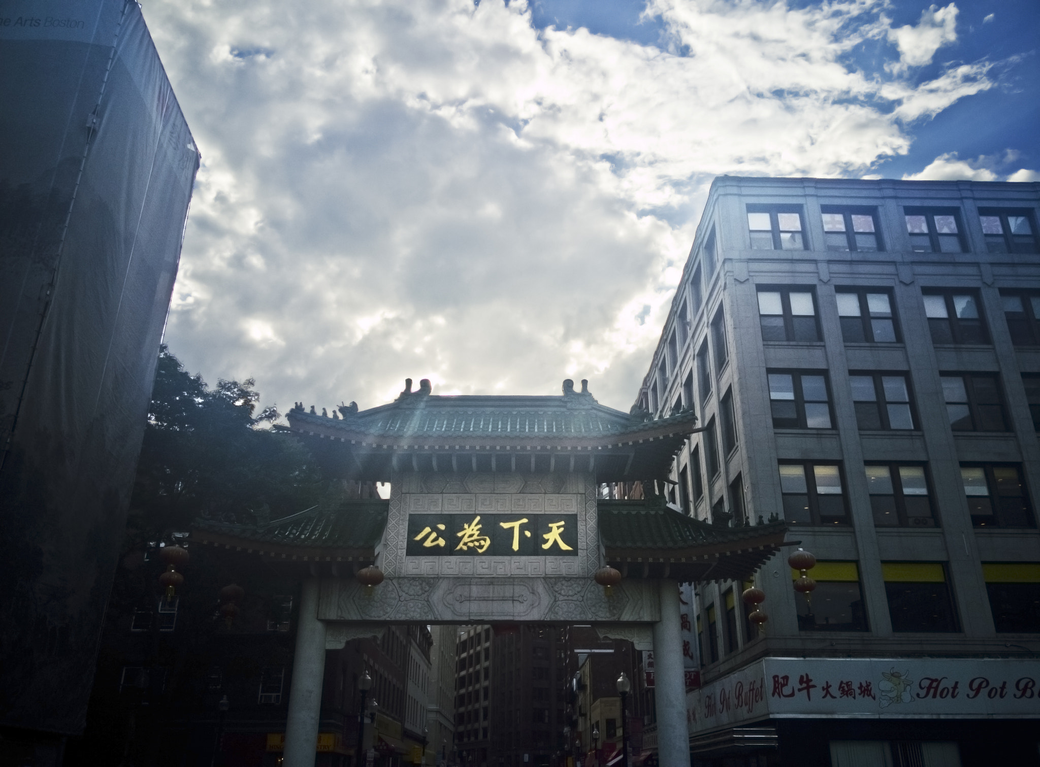 OnePlus ONE A2005 sample photo. Chinatown gates 2 photography