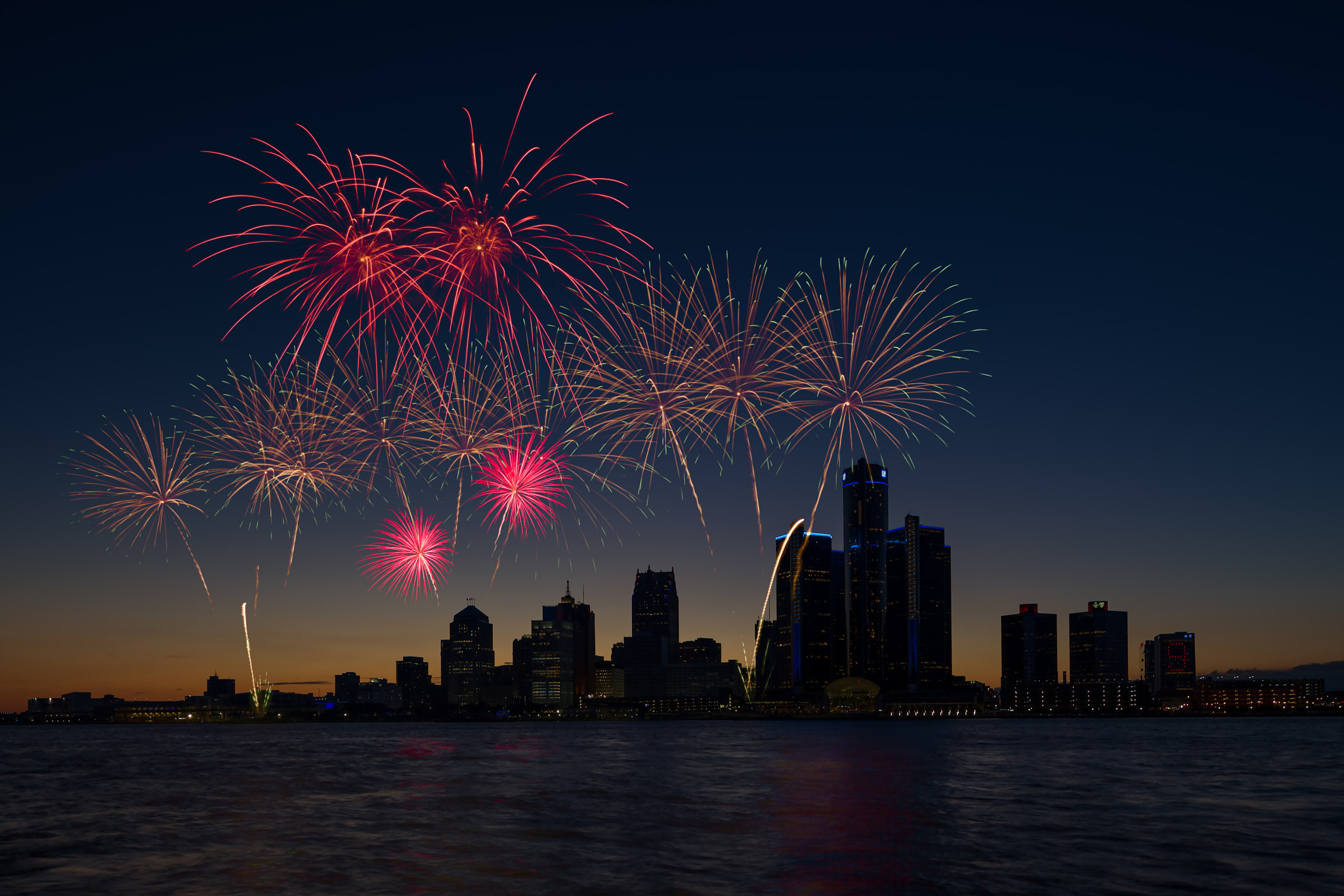 Canon TS-E 24.0mm f/3.5 L II sample photo. Detroit fireworks 2016 photography