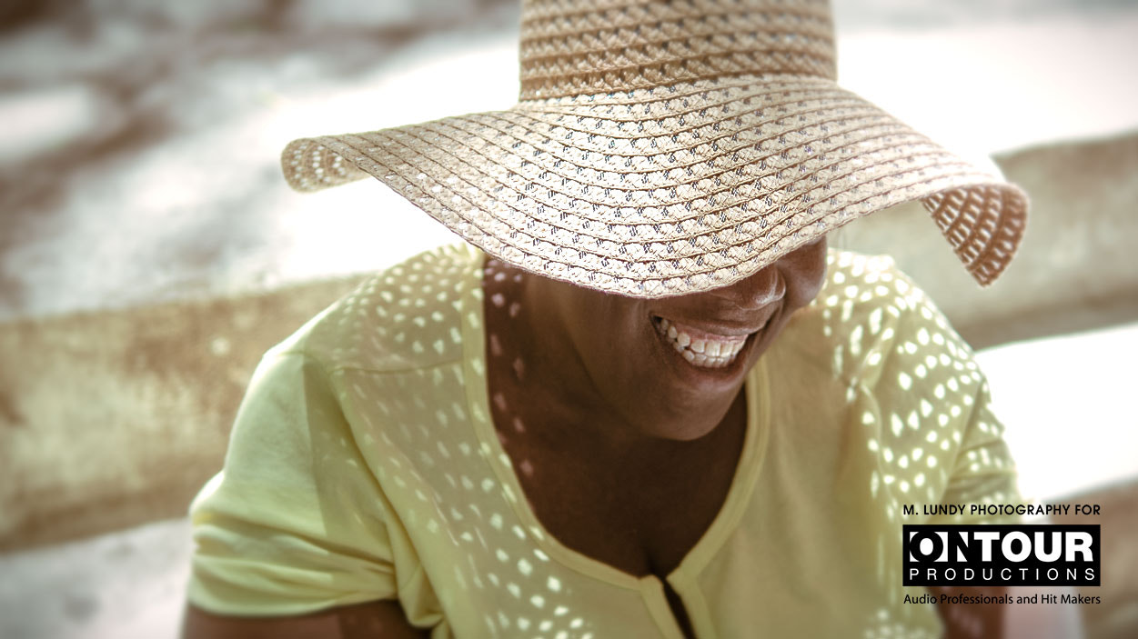 Panasonic Lumix DMC-GH4 + Panasonic Leica DG Summilux 25mm F1.4 II ASPH sample photo. Sun hat photography