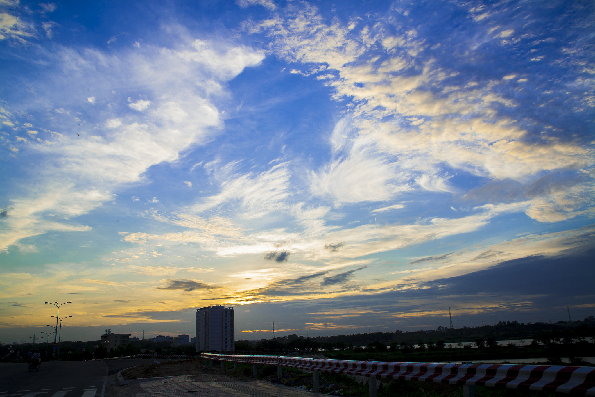 Canon EOS 5D + Canon EF 28-80mm f/3.5-5.6 USM sample photo. Sunset photography