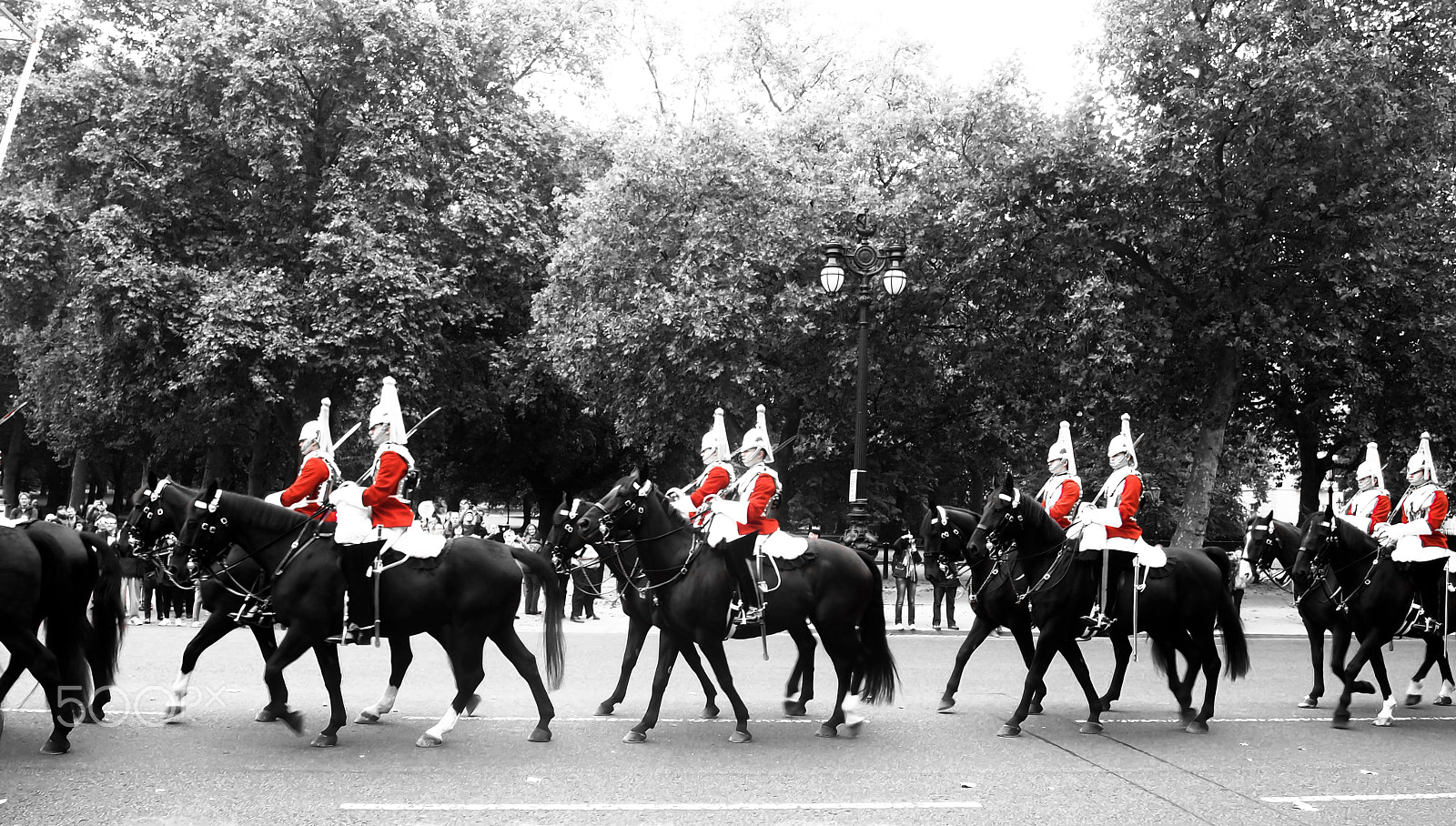 Olympus M.Zuiko Digital 14-42mm F3.5-5.6 II sample photo. Changing the guard at buckingham palace photography