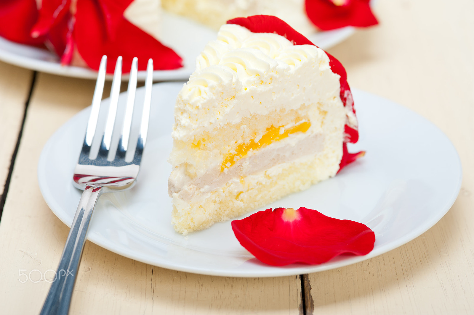 Nikon D700 + AF Micro-Nikkor 105mm f/2.8 sample photo. Whipped cream mango cake photography