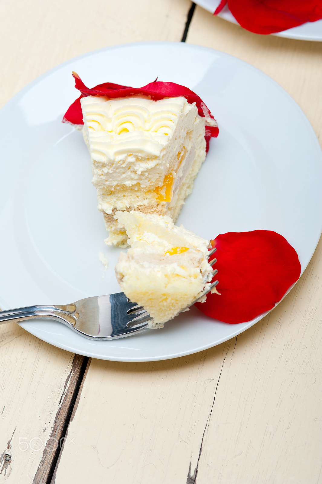 Nikon D700 + AF Micro-Nikkor 105mm f/2.8 sample photo. Whipped cream mango cake photography