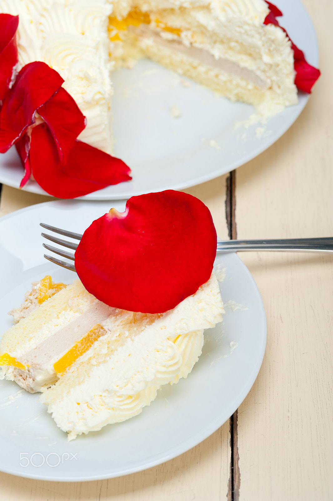 Nikon D700 + AF Micro-Nikkor 105mm f/2.8 sample photo. Whipped cream mango cake photography