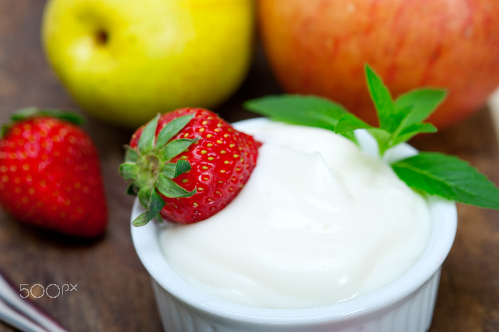 Nikon D700 + AF Micro-Nikkor 105mm f/2.8 sample photo. Fruits and yogurt photography