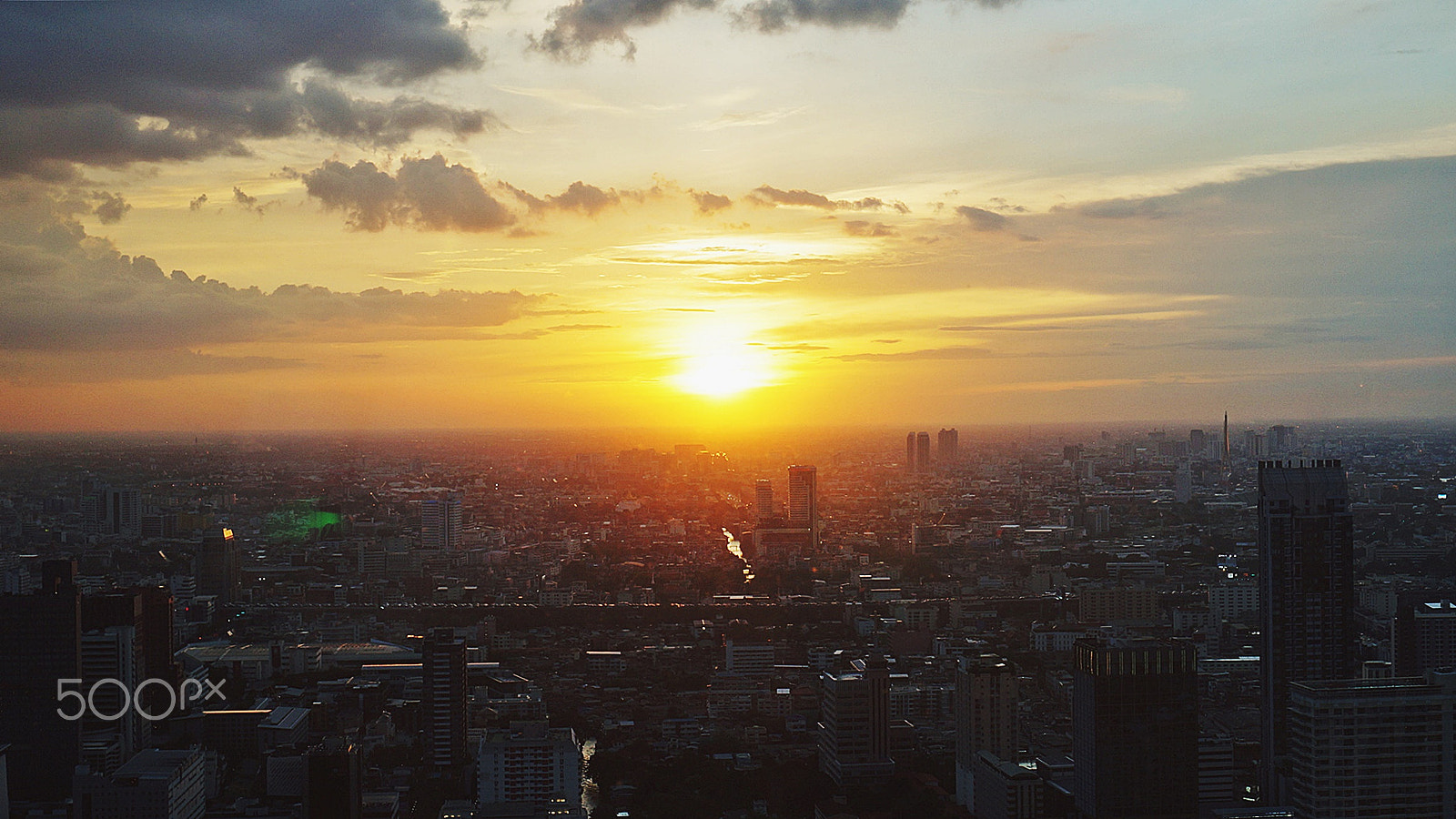 Sony Alpha NEX-3N + Sony E 18-50mm F4-5.6 sample photo. Sunset in bangkok photography