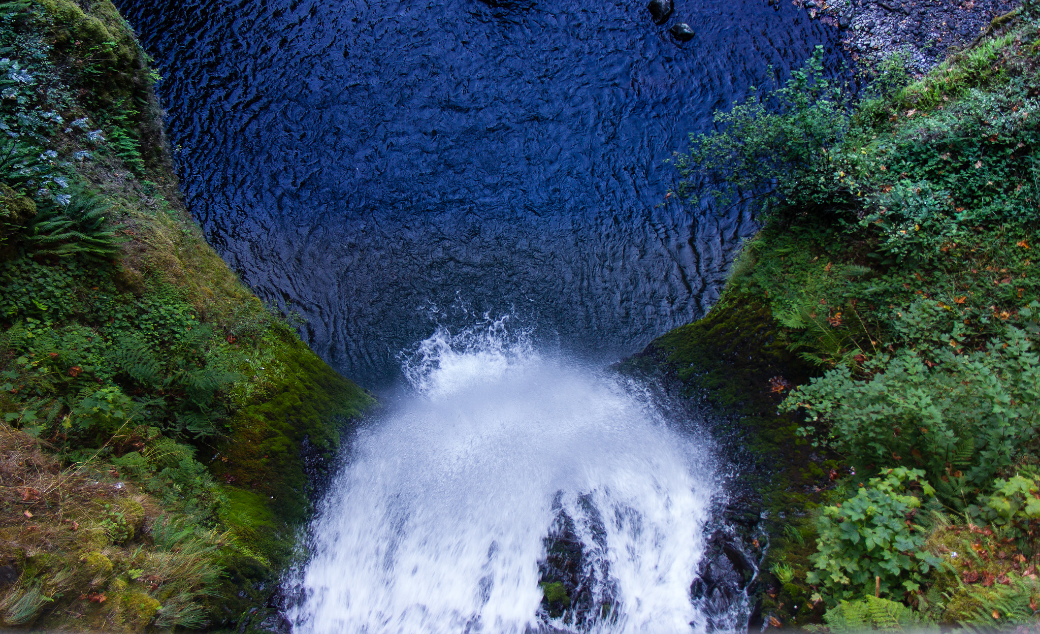 Canon EOS 550D (EOS Rebel T2i / EOS Kiss X4) sample photo. Base of multnomah falls photography