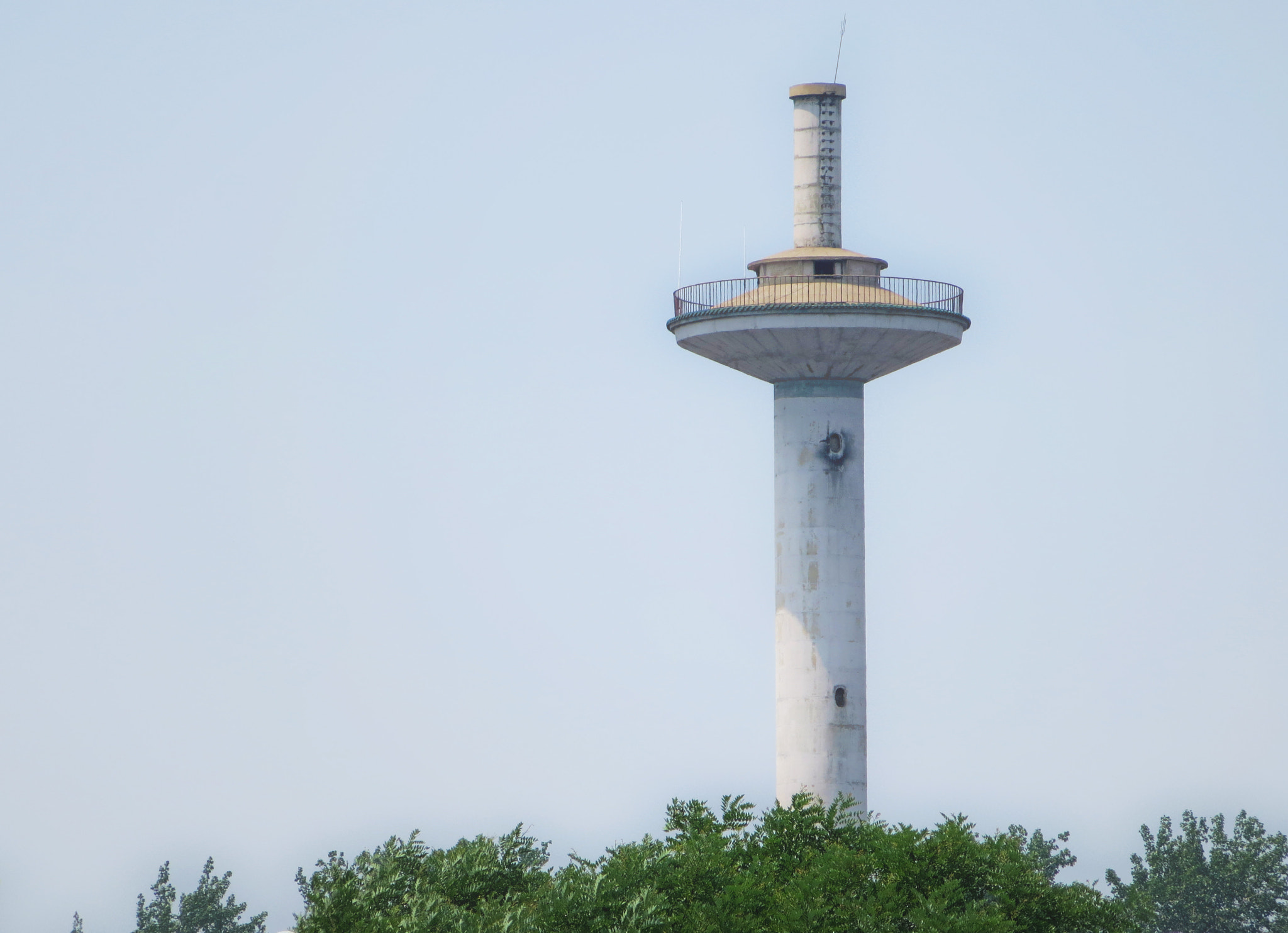 Canon PowerShot ELPH 330 HS (IXUS 255 HS / IXY 610F) sample photo. Tower photography