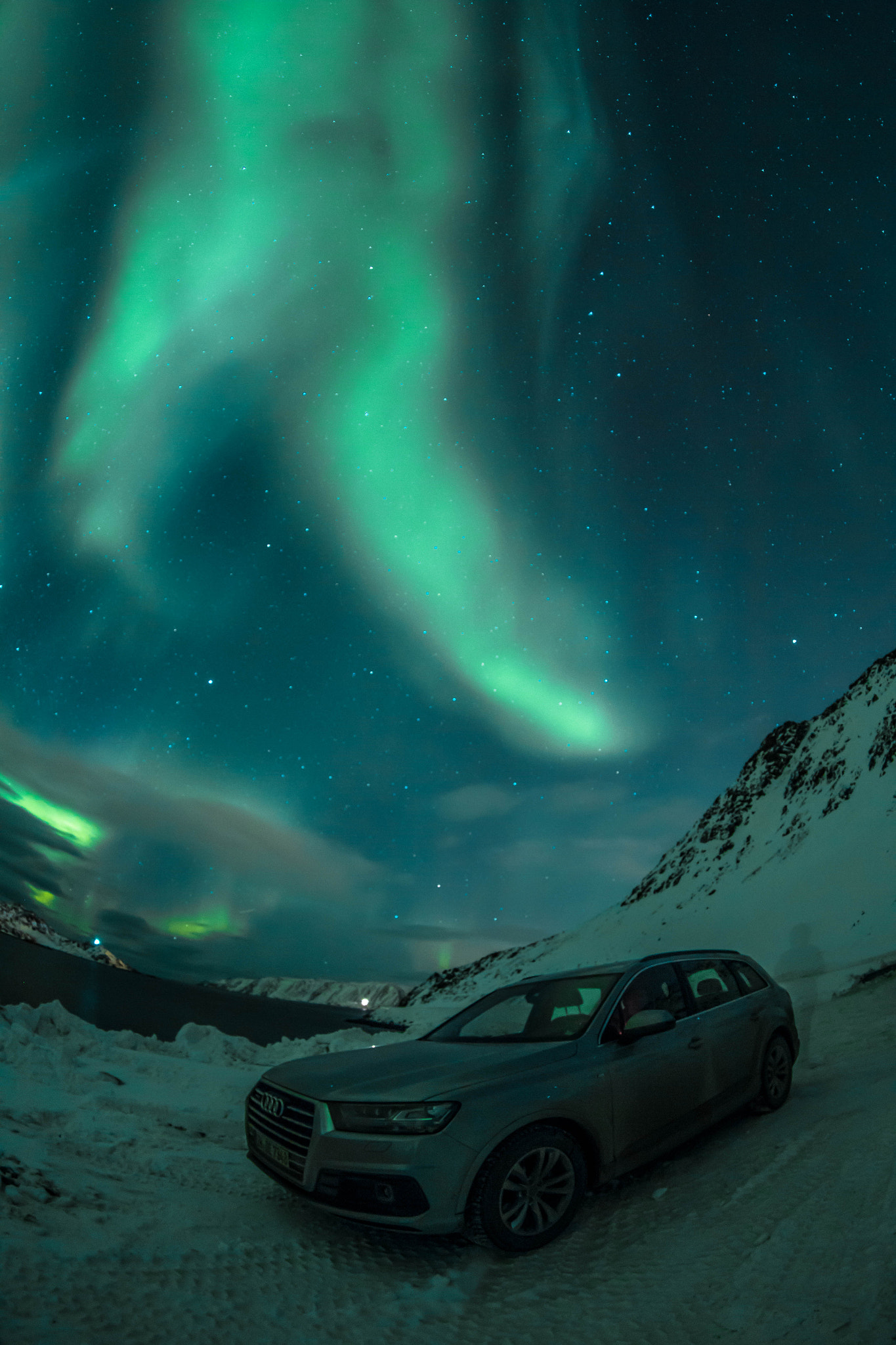 Canon EOS 6D + Canon EF 8-15mm F4L Fisheye USM sample photo. Under the green sky photography