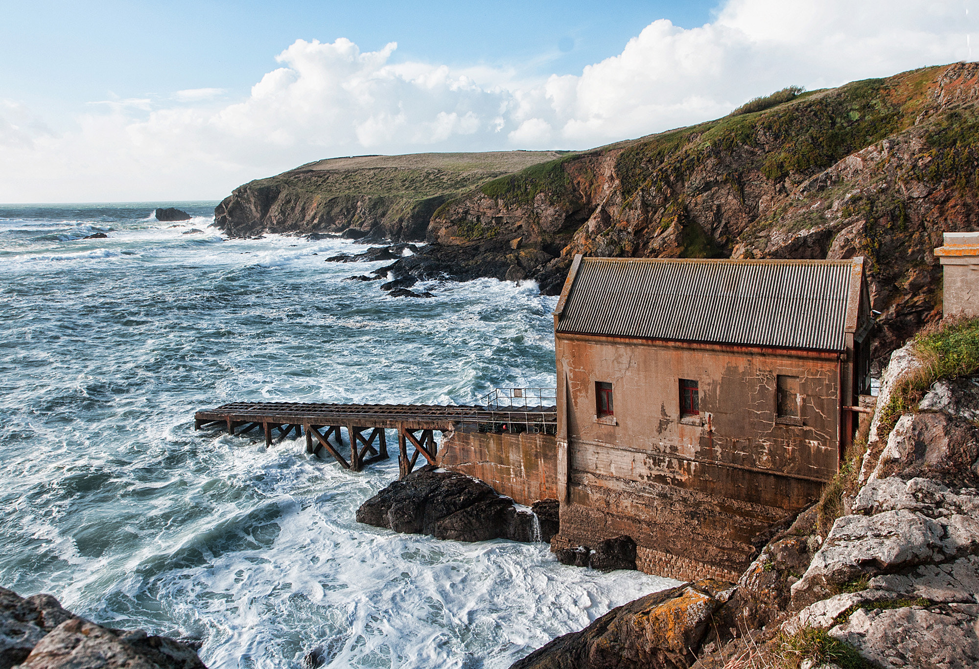 Canon EOS 30D + Canon EF 17-40mm F4L USM sample photo. Old lizard point life boat station photography