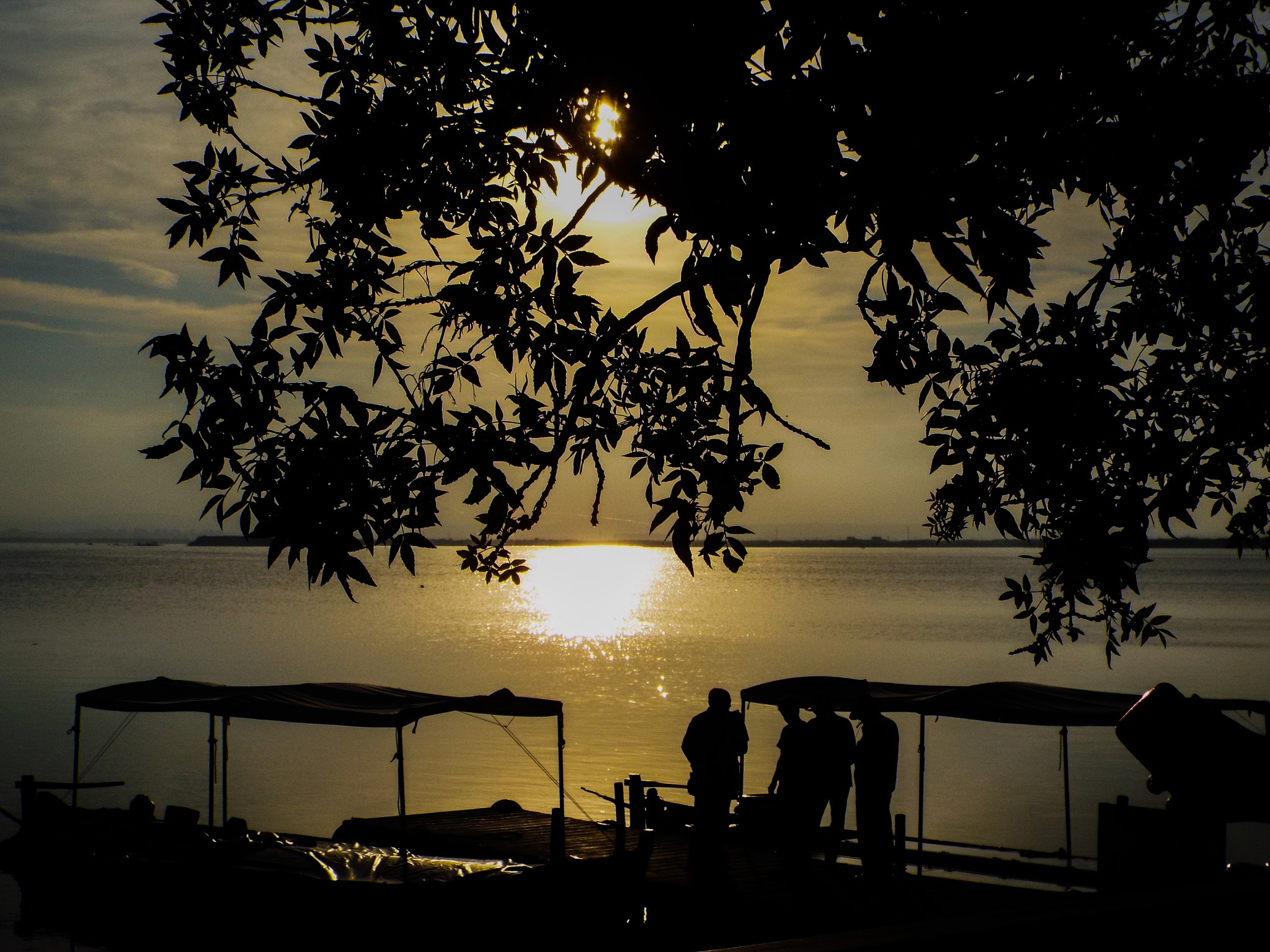 Fujifilm FinePix S9400W sample photo. As the sun goes down photography
