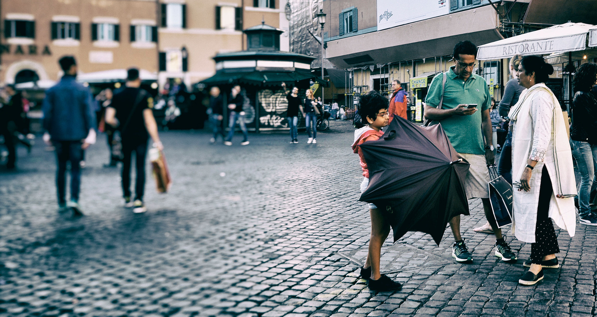 Nikon Df + AF Zoom-Nikkor 24-120mm f/3.5-5.6D IF sample photo. Before the rain in rome photography