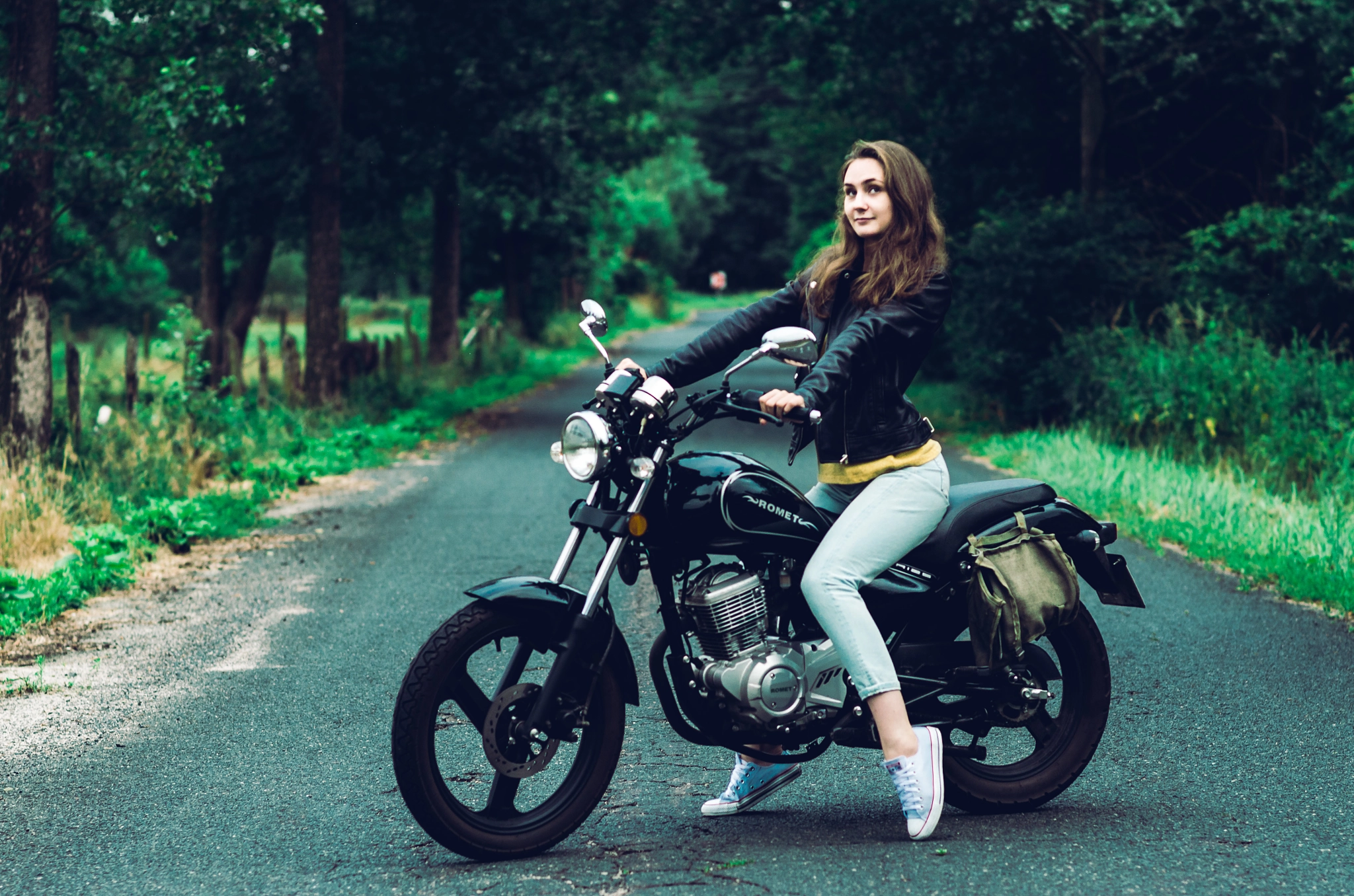 Nikon D7000 + Sigma 85mm F1.4 EX DG HSM sample photo. Ann on bike photography