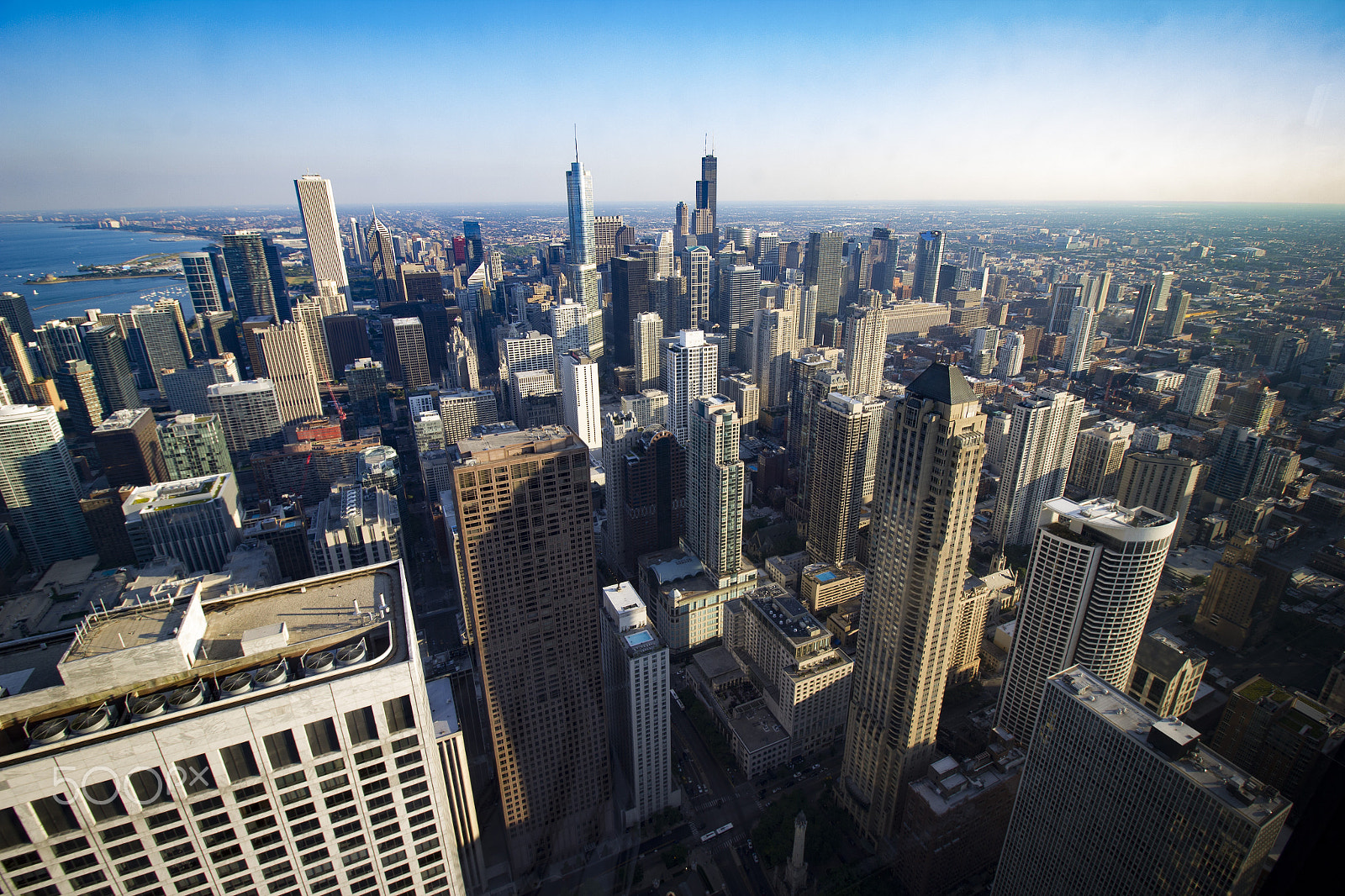 Canon EOS 550D (EOS Rebel T2i / EOS Kiss X4) + Canon EF-S 10-18mm F4.5–5.6 IS STM sample photo. Chicago - landmark buildings photography