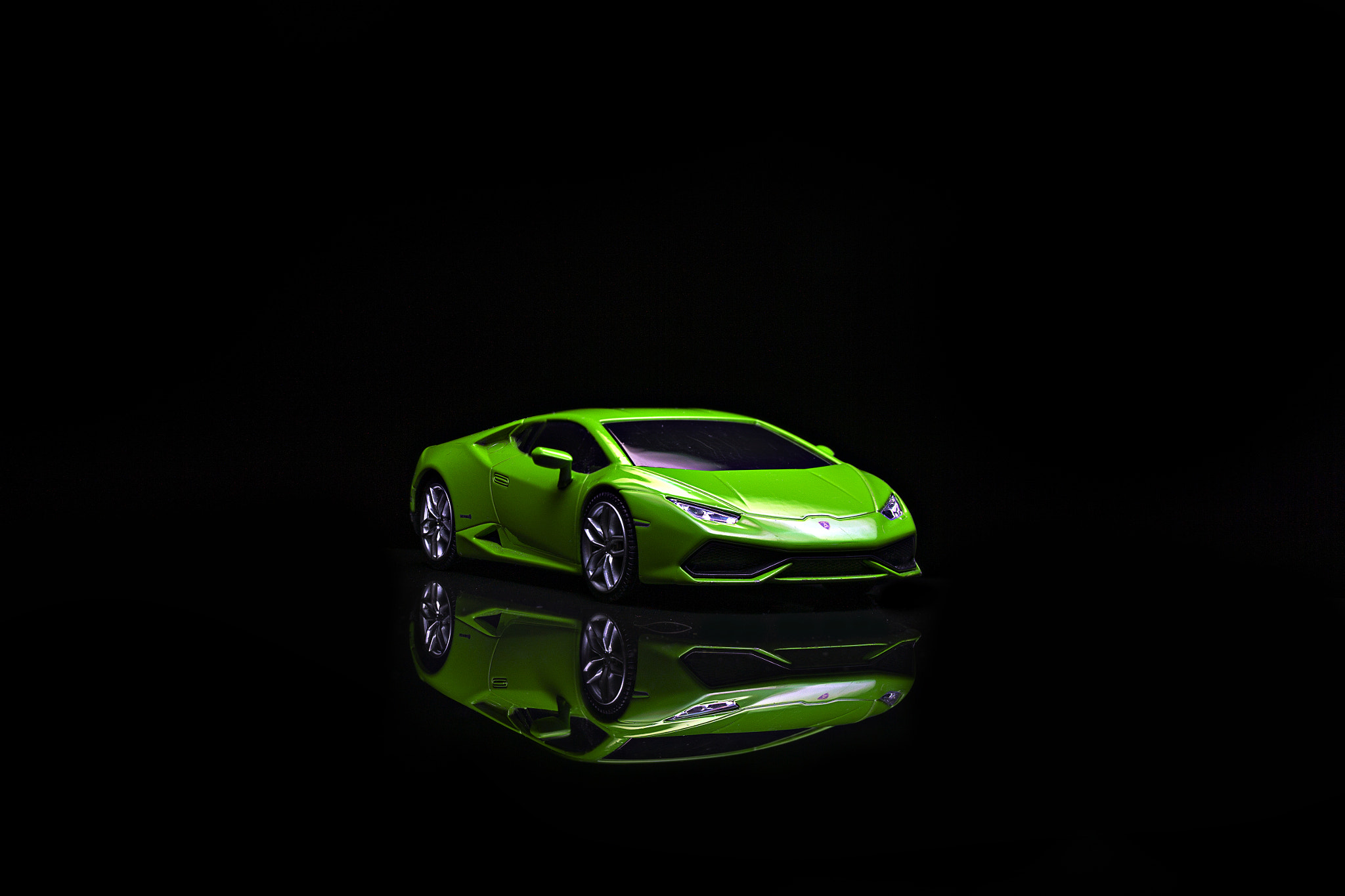 E 32mm F1.8 sample photo. Lamborghini huracán (1/40 scale) photography