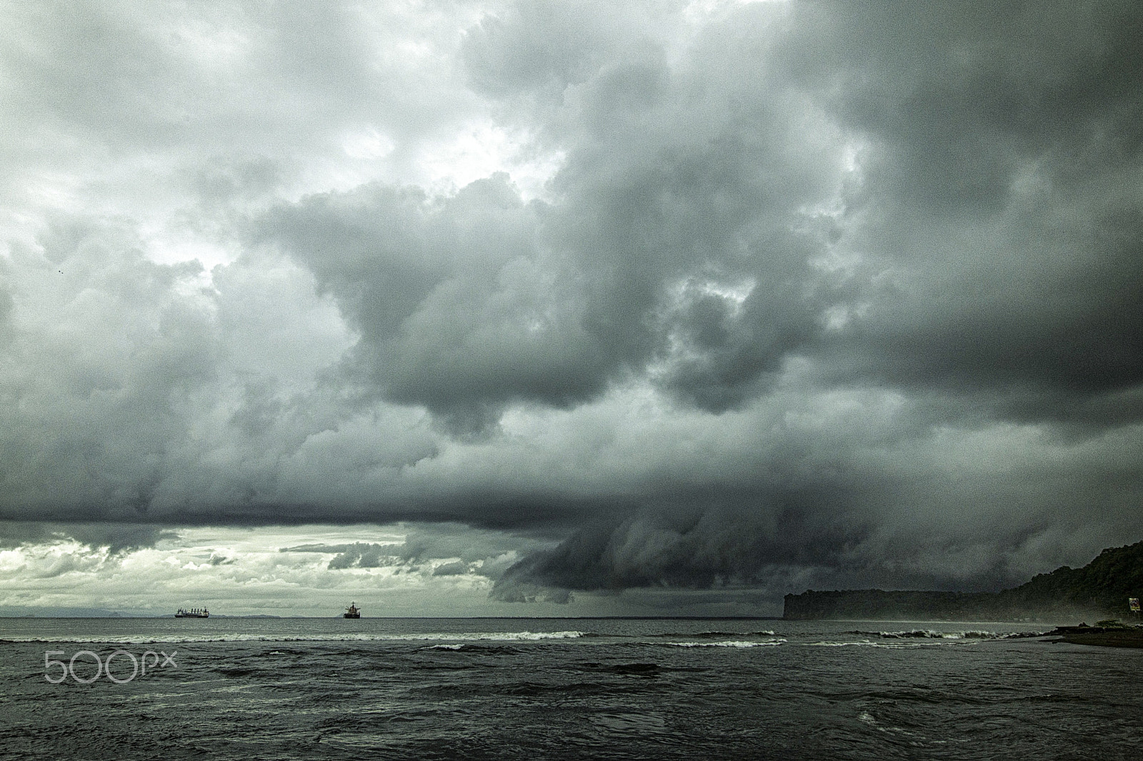 Nikon D4 sample photo. Junio en caldera - winter storm photography