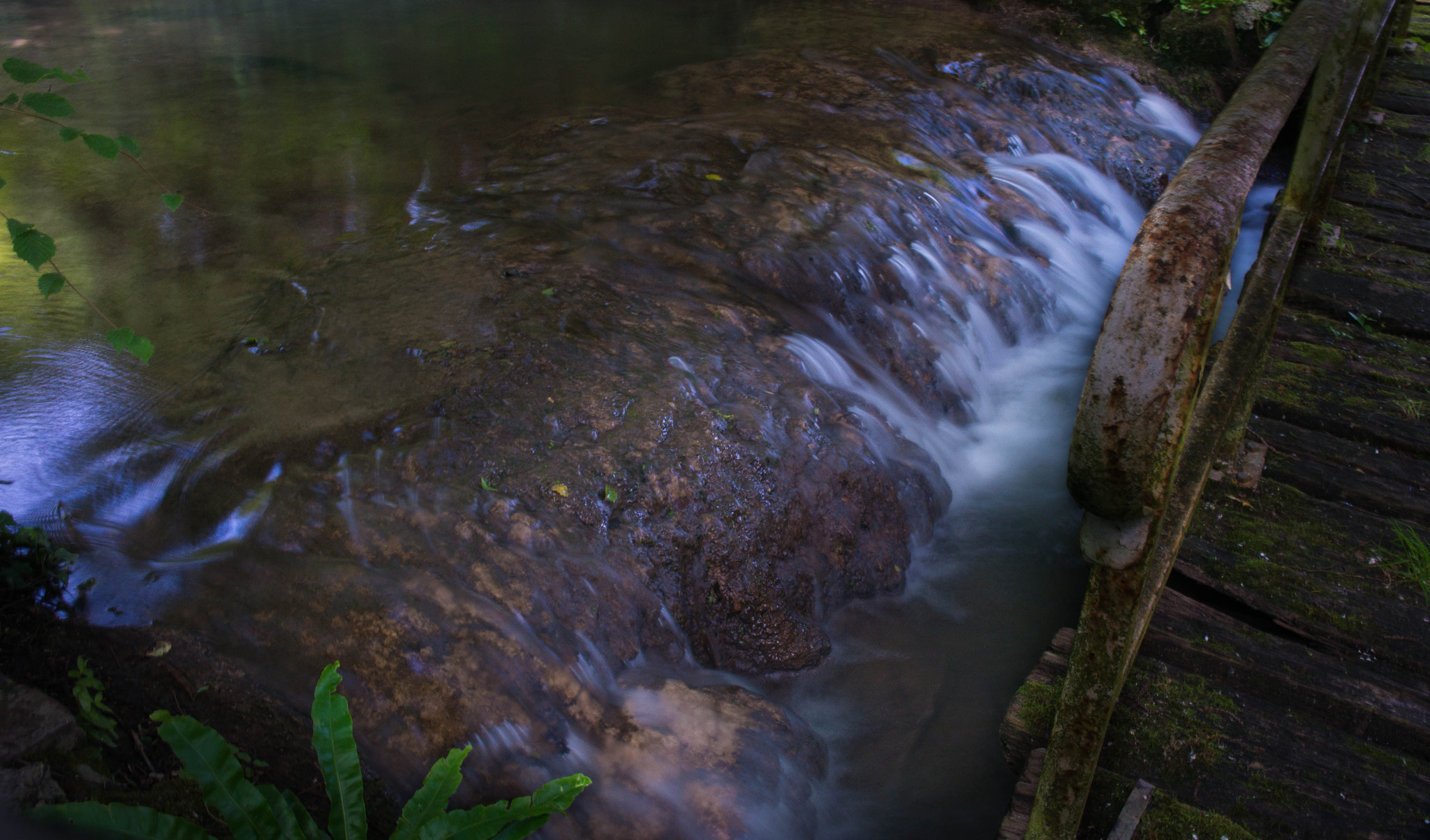 Samsung NX2000 + Samsung NX 18-55mm F3.5-5.6 OIS sample photo. Walk along the water.... photography