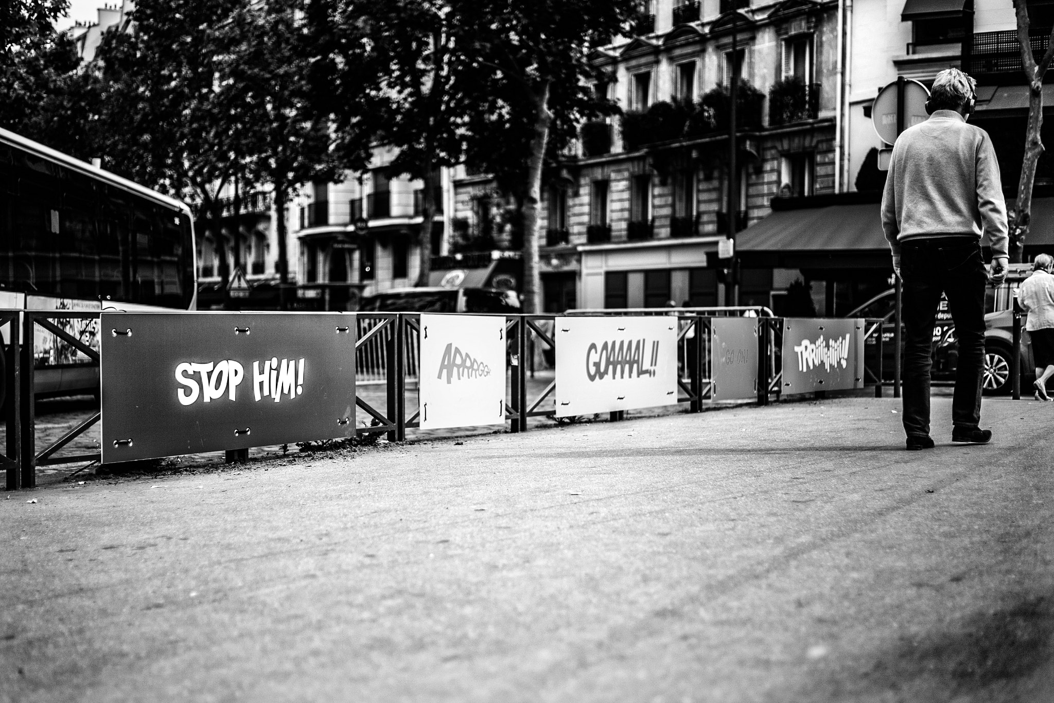 Canon EF 50mm f/1.8 sample photo. Streetview paris photography