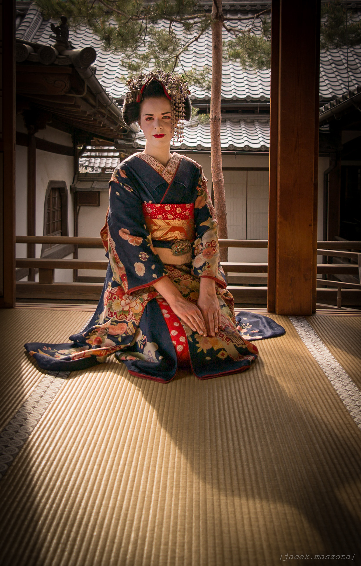 Samsung NX300M + Samsung NX 18-55mm F3.5-5.6 OIS sample photo. Maiko experience photography