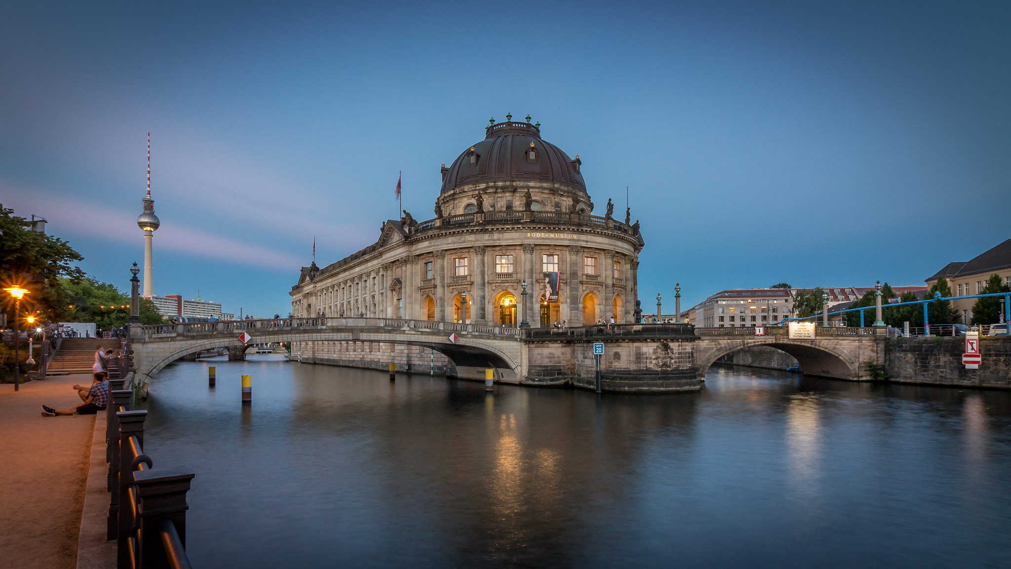 Canon EOS 700D (EOS Rebel T5i / EOS Kiss X7i) + Canon EF-S 10-18mm F4.5–5.6 IS STM sample photo. Bode-museum in berlin photography