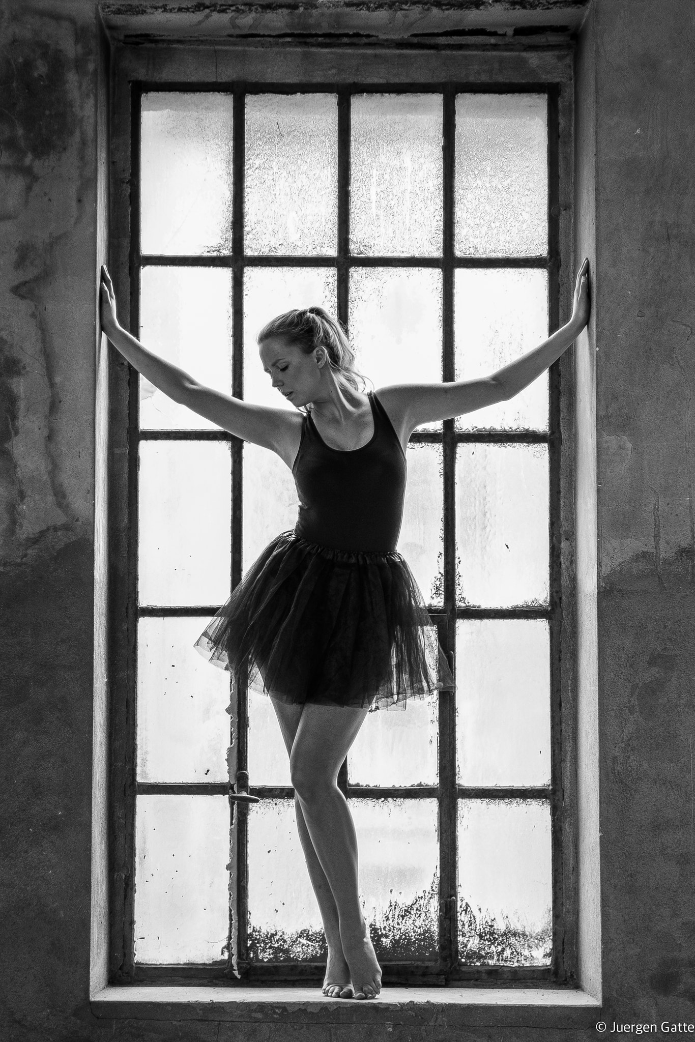ZEISS Touit 32mm F1.8 sample photo. The dancer... photography