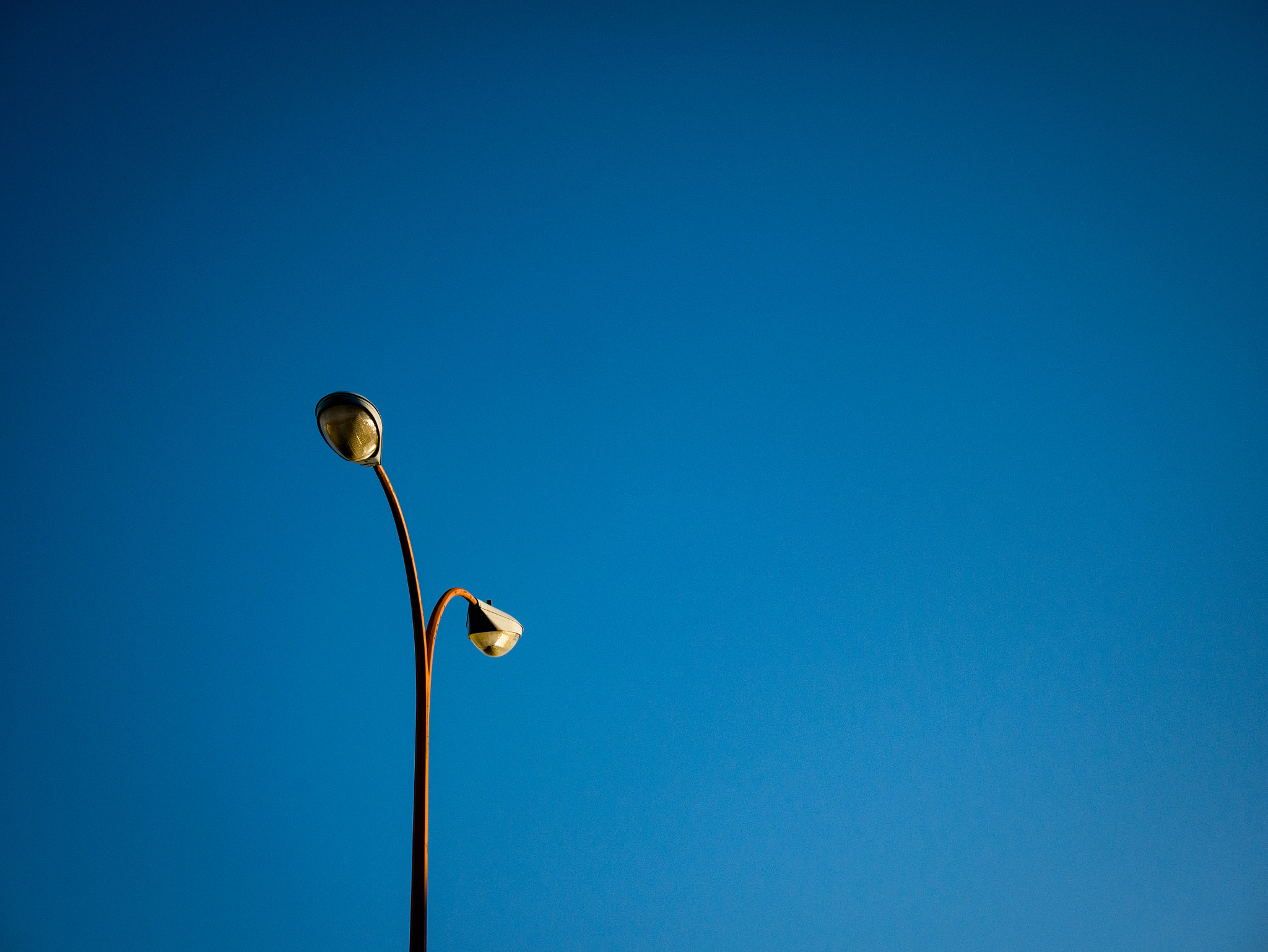 Panasonic Lumix DMC-GF7 sample photo. Sky and lamp photography
