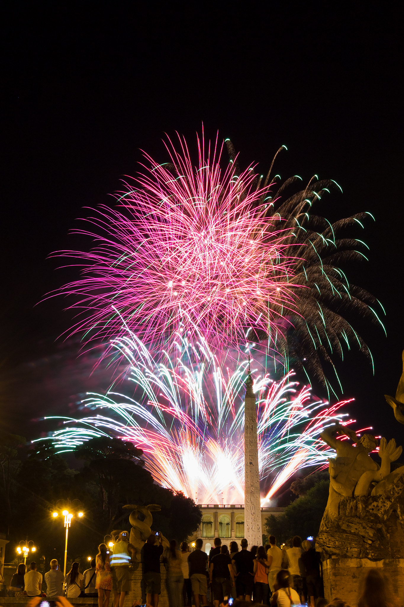 Canon EOS 1100D (EOS Rebel T3 / EOS Kiss X50) + Canon EF-S 10-18mm F4.5–5.6 IS STM sample photo. Fire work on rome photography