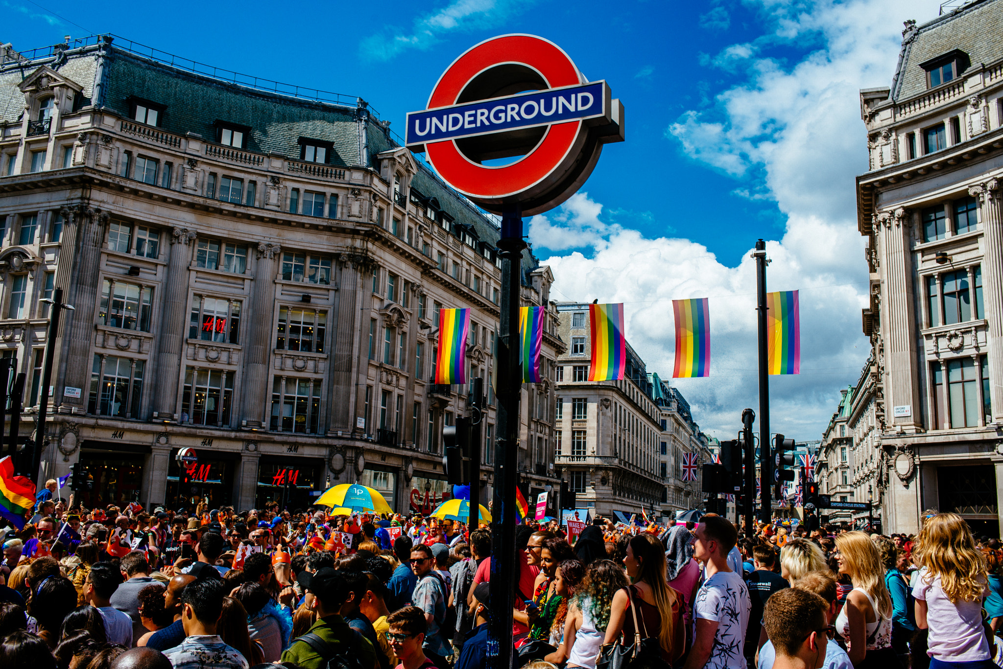 Nikon D600 + Nikon AF-S Nikkor 35mm F1.8G ED sample photo. Pride @ oxford circus photography