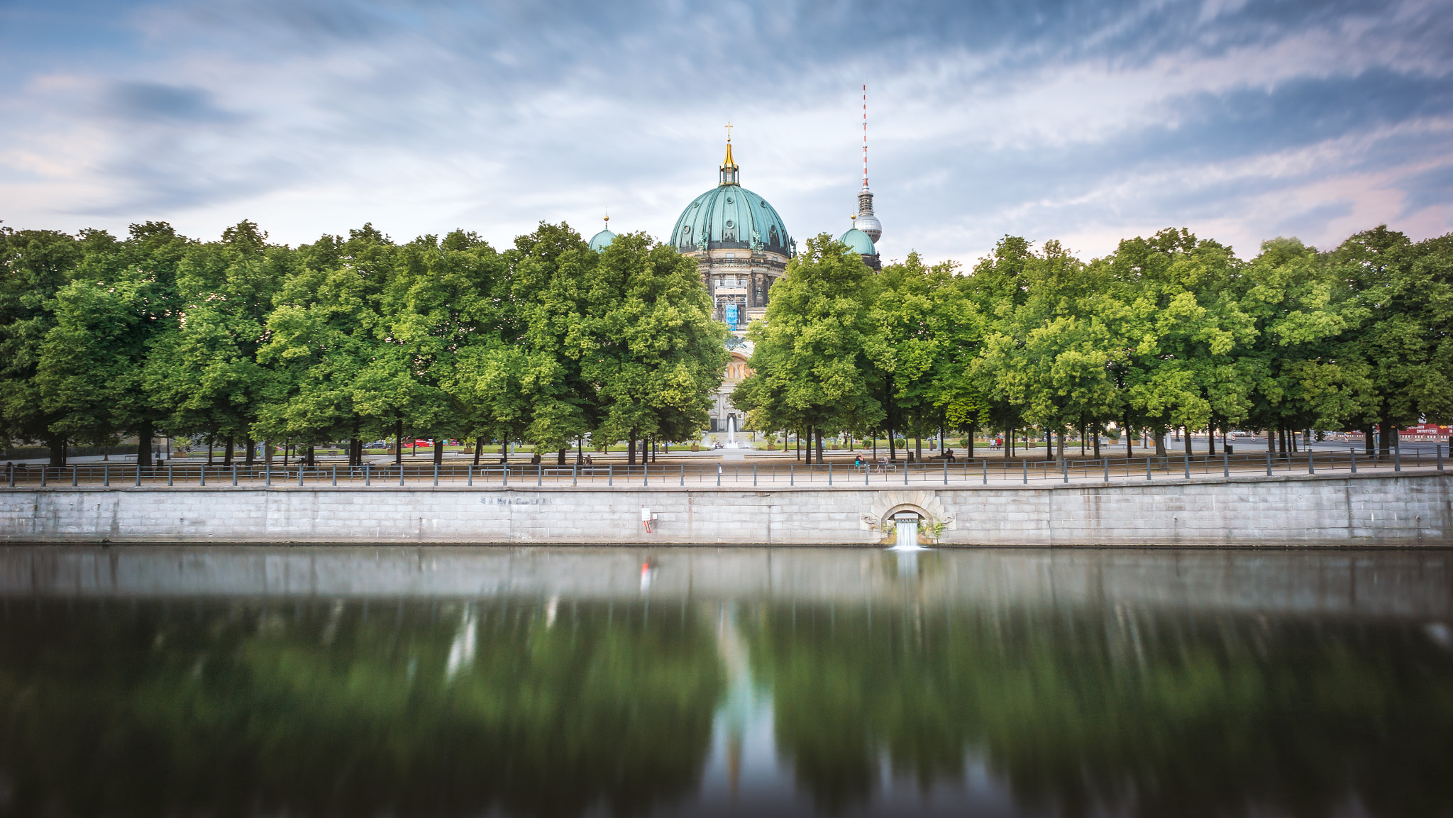 Nikon Df + Nikon AF Nikkor 20mm F2.8D sample photo. Berlin dom photography