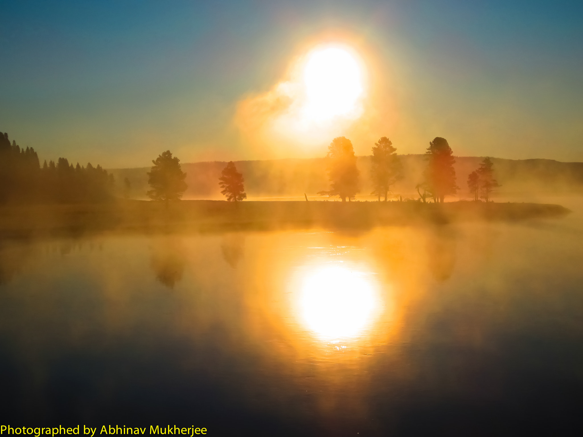 Canon PowerShot ELPH 300 HS (IXUS 220 HS / IXY 410F) sample photo. Sunrise on the yellowstone river photography