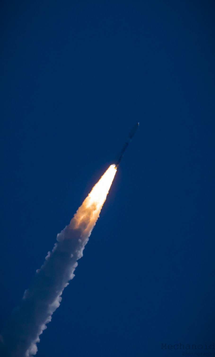 Canon EOS-1D C sample photo. Muos v rocket launch photography