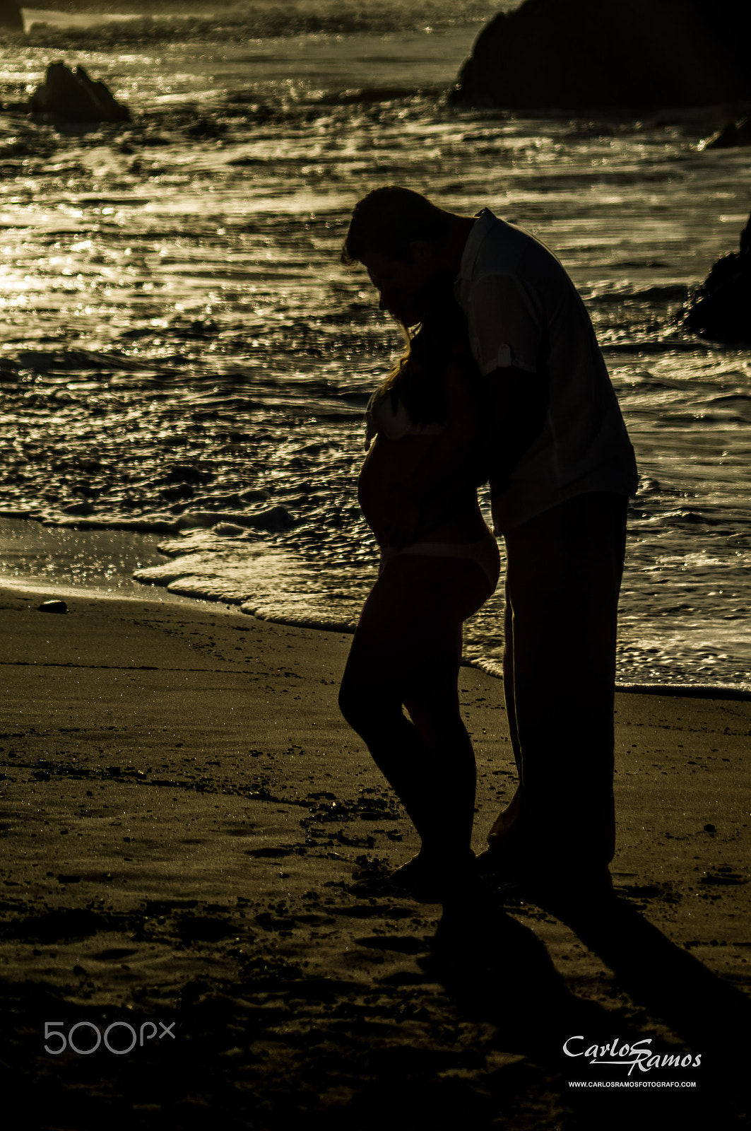 Sony 75-300mm F4.5-5.6 sample photo. Beautyful pregnant woman at sunrise on the beach. photography