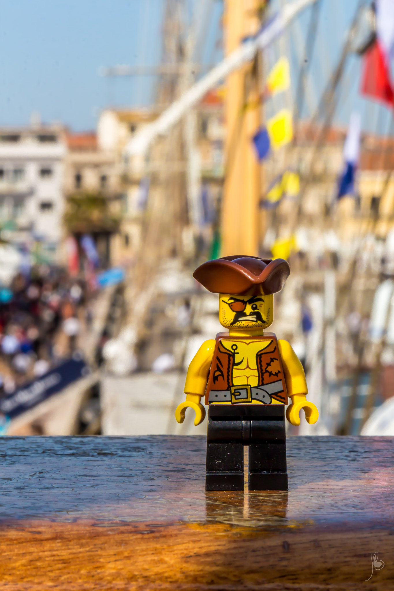 Canon EF 24-70mm F4L IS USM sample photo. Pirate photography