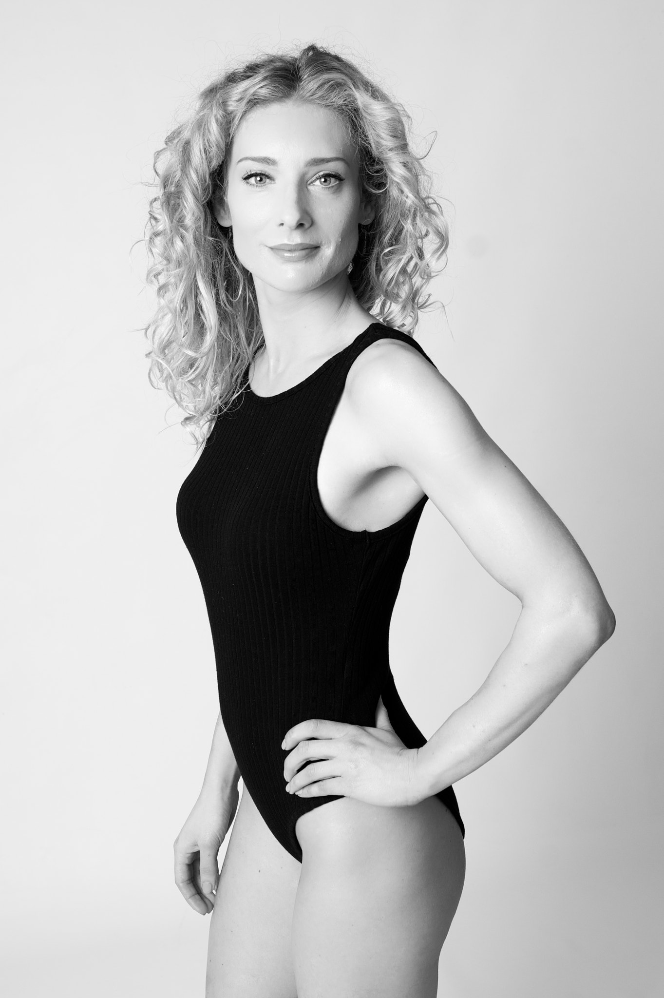Sony DT 18-55mm F3.5-5.6 SAM sample photo. Girl in body suit photography