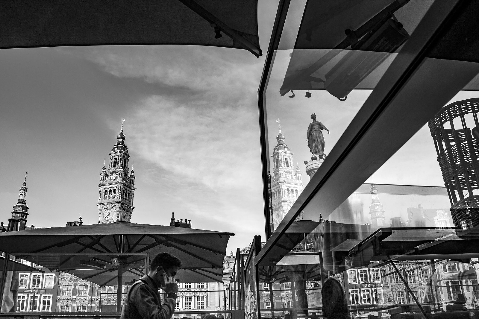 Canon EF 20-35mm F3.5-4.5 USM sample photo. Street lille. photography