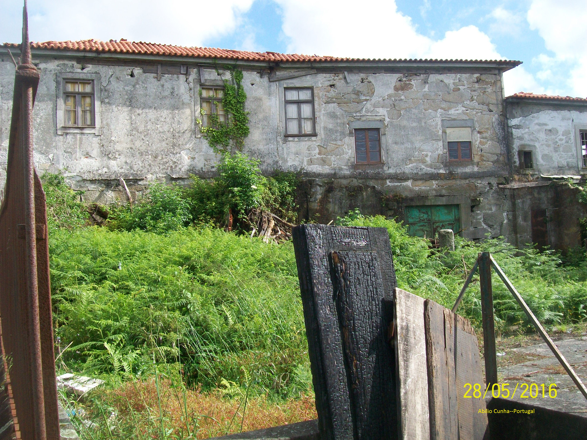 Kodak EasyShare C913 sample photo. Abandono e destruição gondomar portugal photography