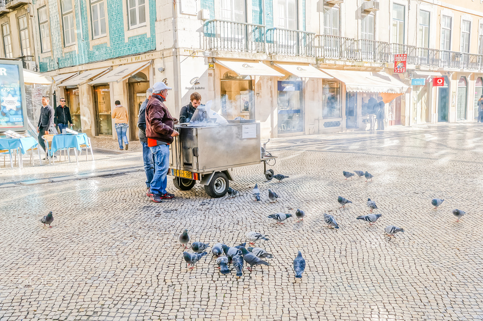 Sony DT 16-105mm F3.5-5.6 sample photo. Lisboa, portugal - november 28: rua da prata at christmas on november 28, 2013 in lisbon,... photography