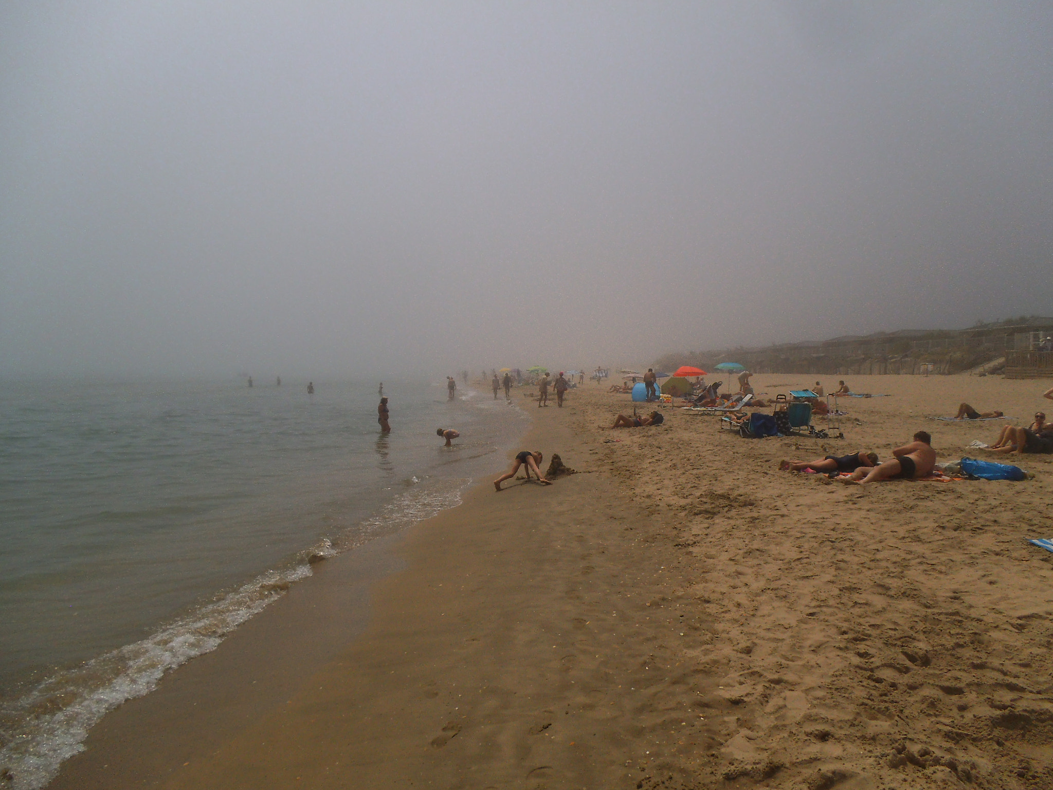 Fujifilm FinePix JZ250/JZ260 sample photo. La plage dans le brouillard photography