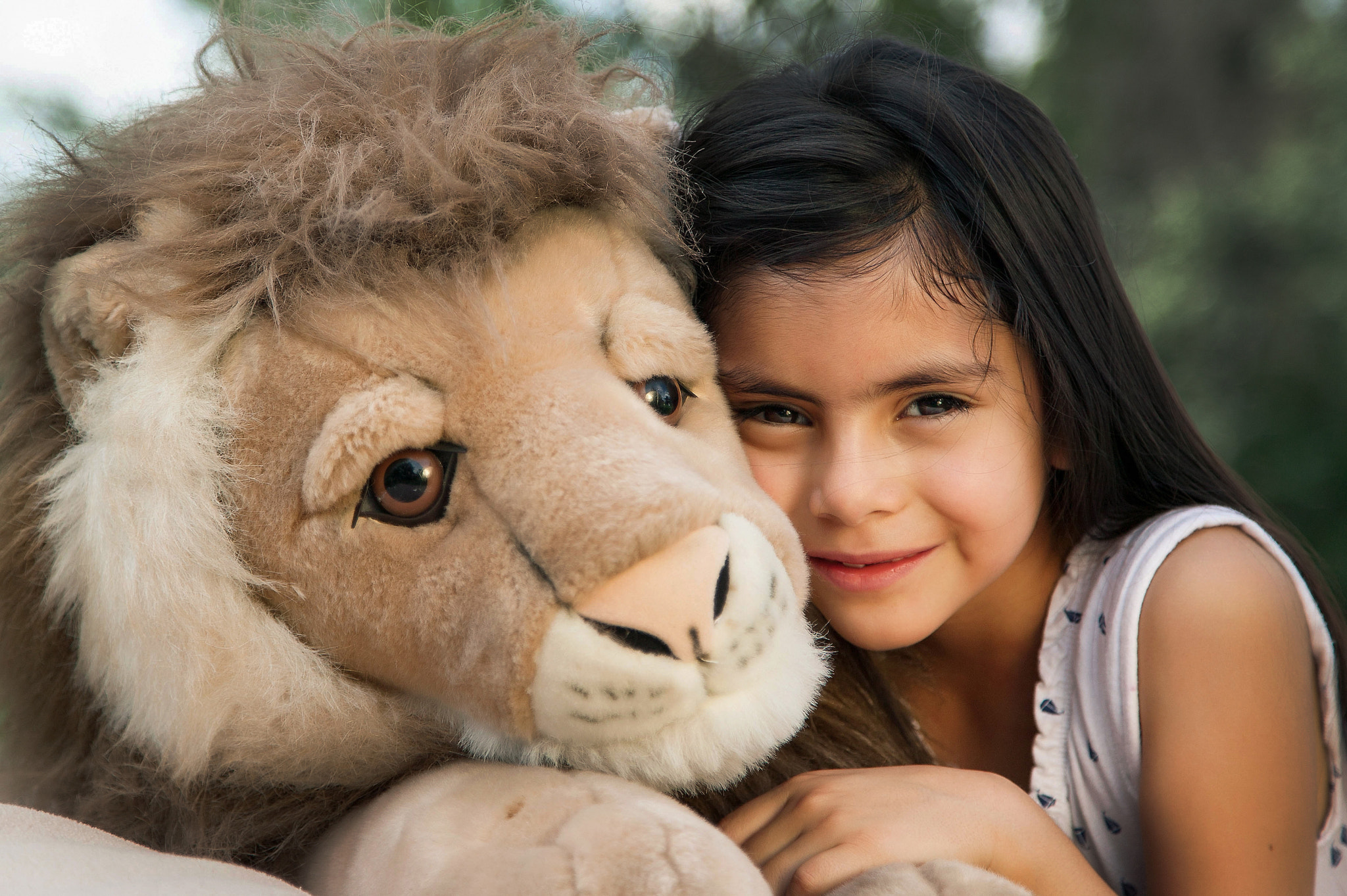 Canon EOS-1Ds + Canon EF 24-105mm F4L IS USM sample photo. Lion and the girl photography