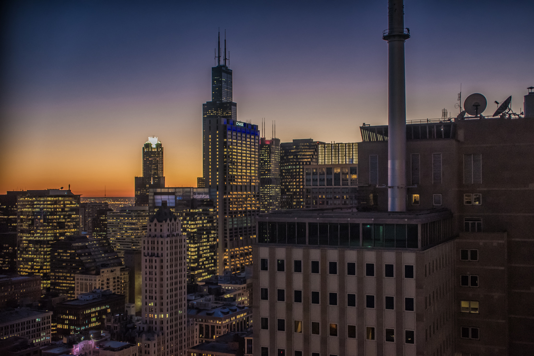 AF Zoom-Nikkor 28-85mm f/3.5-4.5 sample photo. Chicago sunset photography